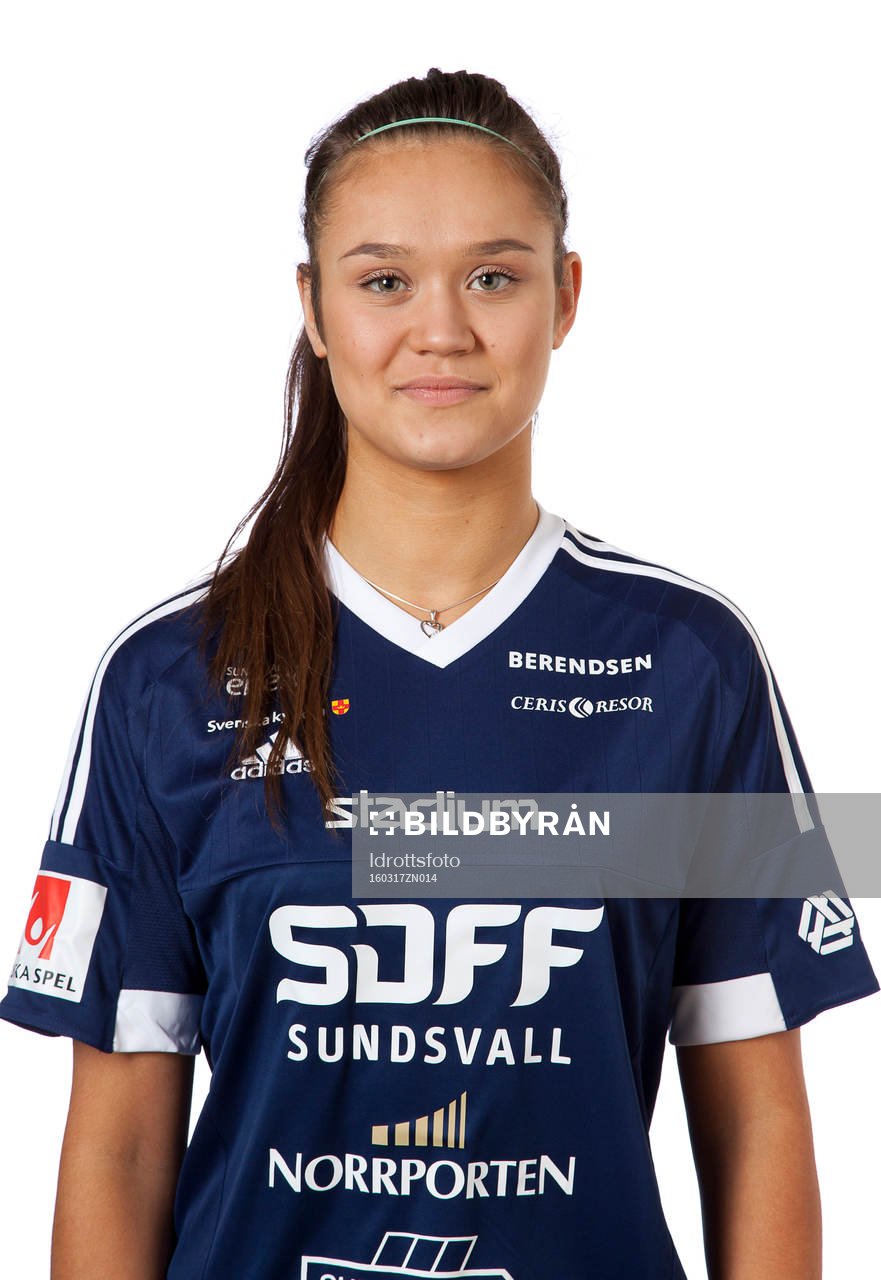 Sara Schumertl poserar för ett porträtt den 17 mars 2016 i Sundsvall.
