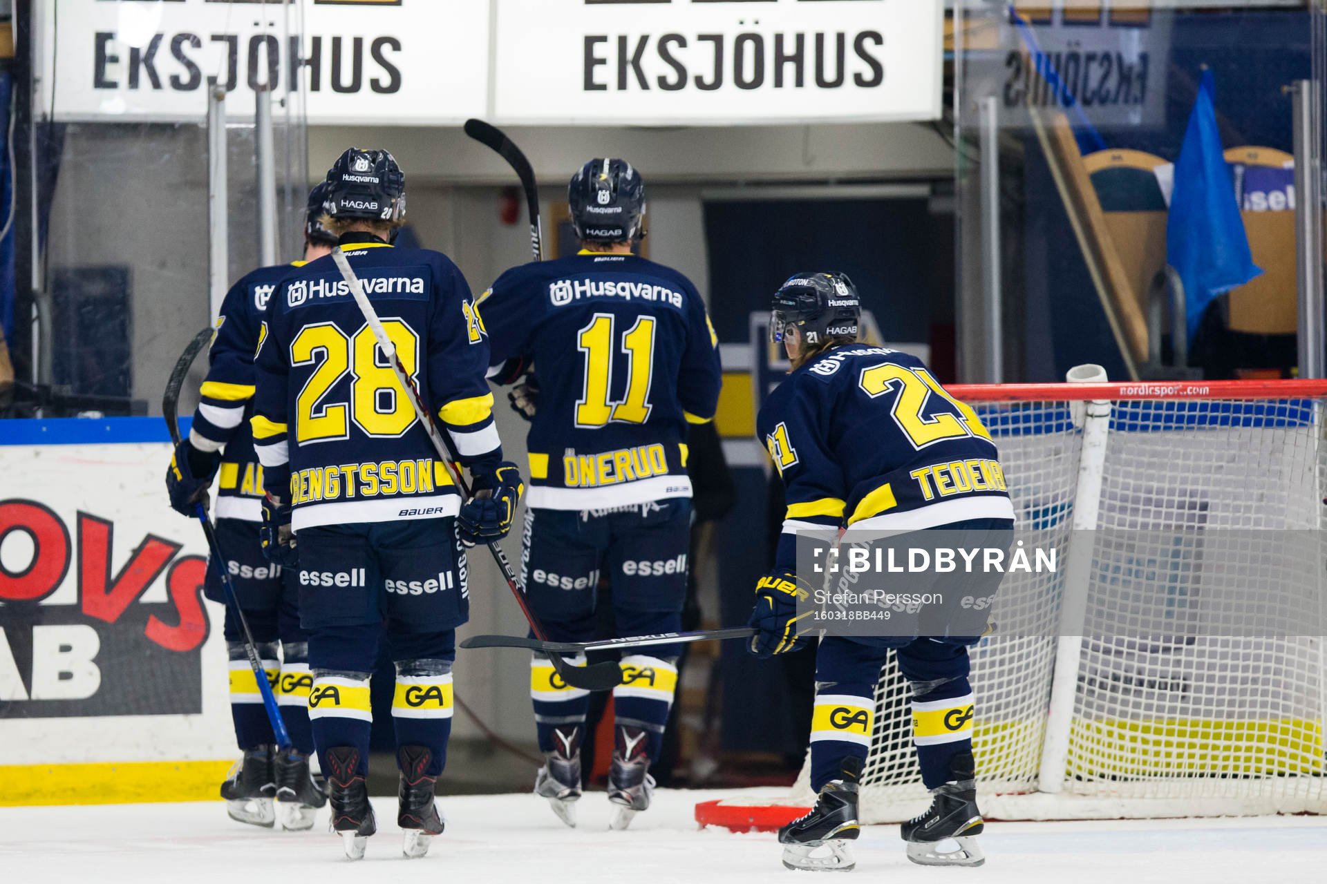 s spelare lämnar isen