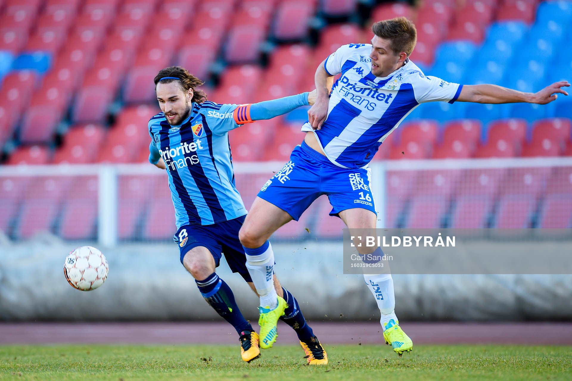 Djurgårdens Kevin Walker och IFK Göteborgs Mikael Boman