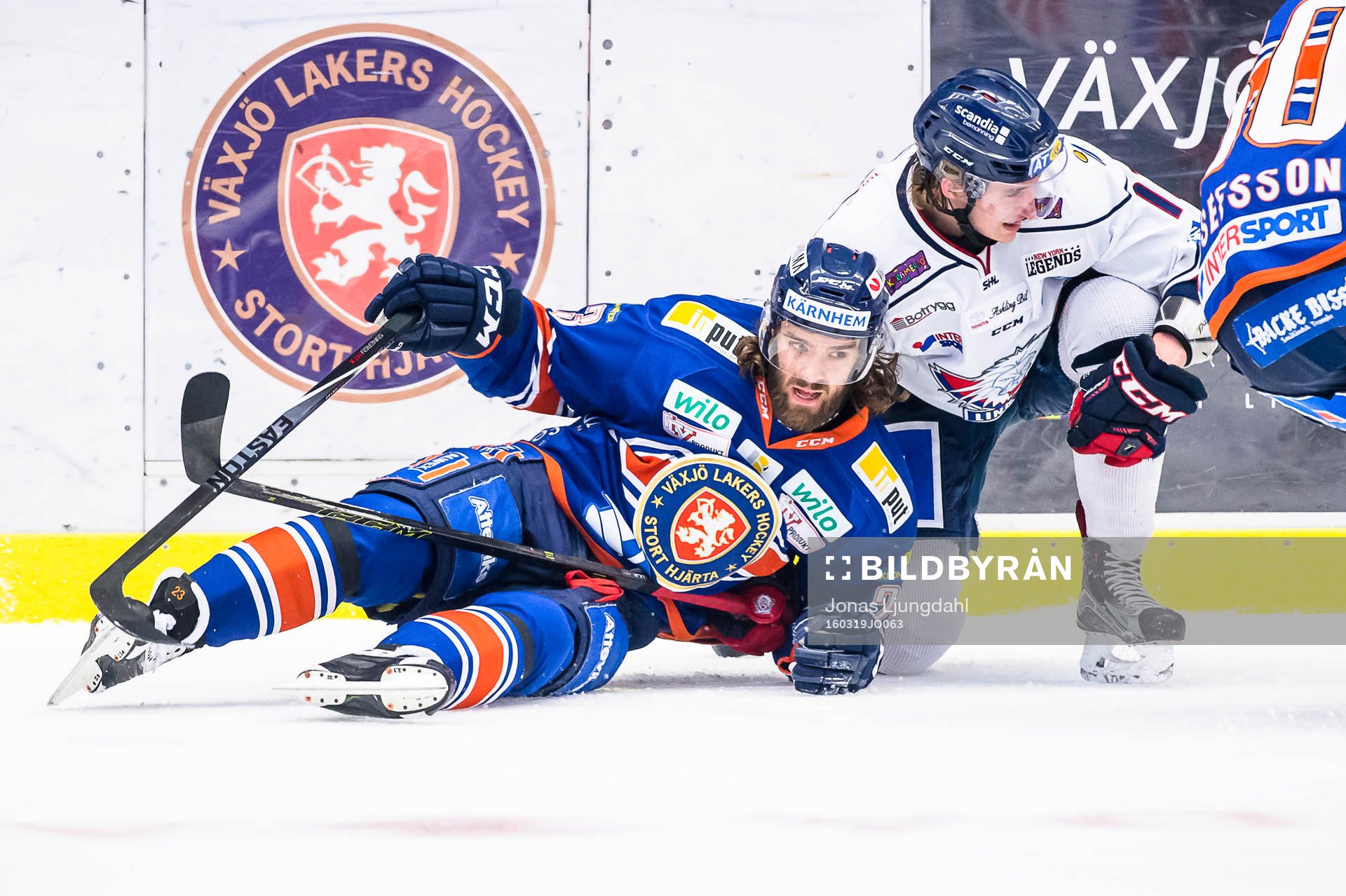 Växjös Ville Leino faller