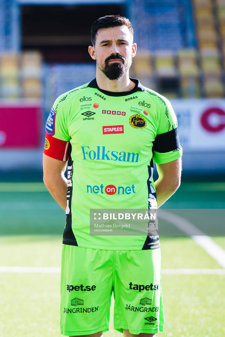 Elfsborgs målvakt Kevin Stuhr Ellegaard med svart