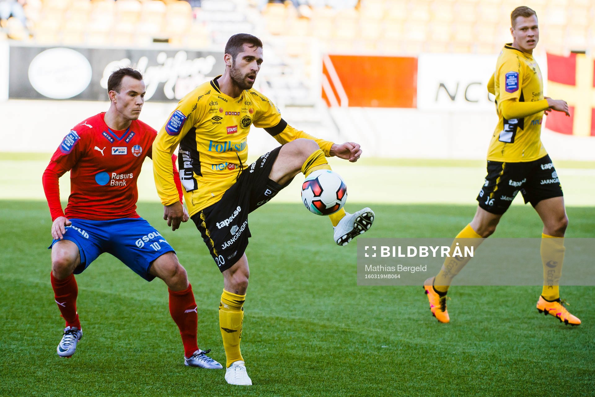 Helsingborgs Anton Wede och Elfsborgs Emir Bajrami