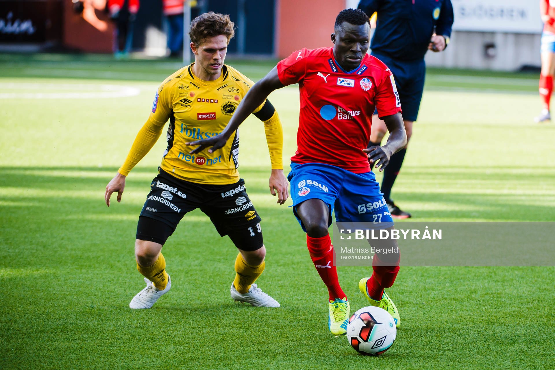 Helsingborgs Lalawélé Atakora och Elfsborgs Simon Hedlund