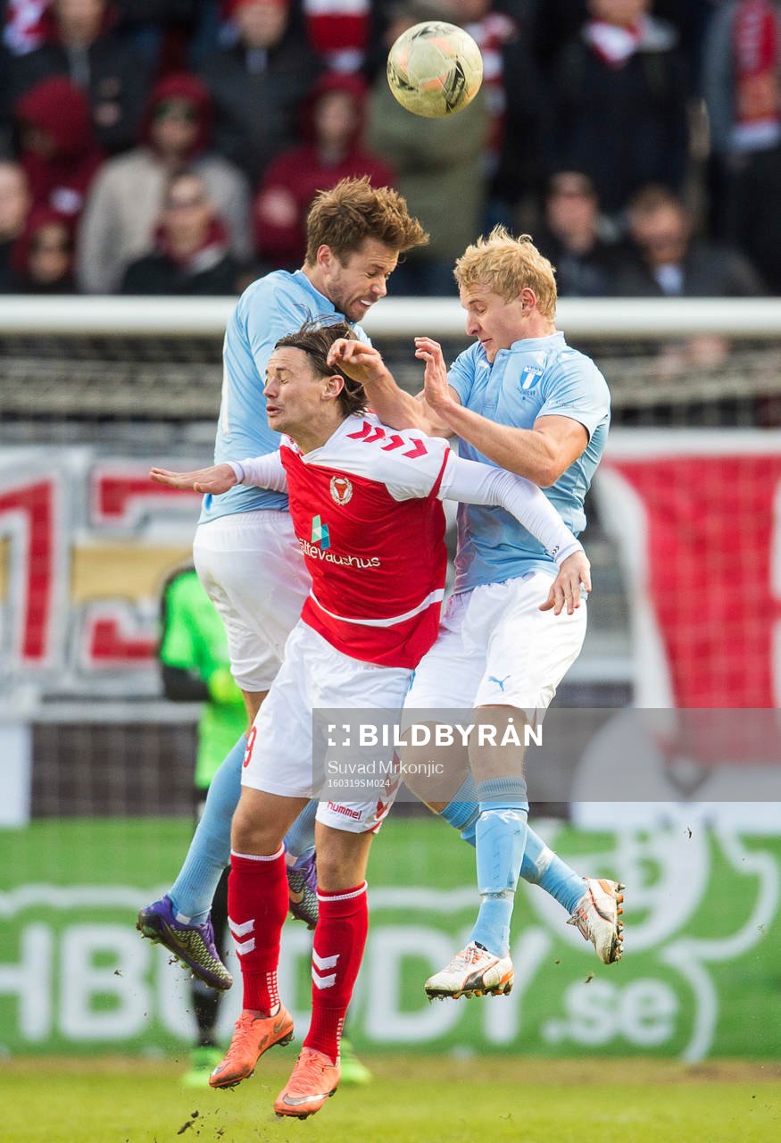 Kalmars Marcus Antonsson och Malmö FFs Kári Árnason och