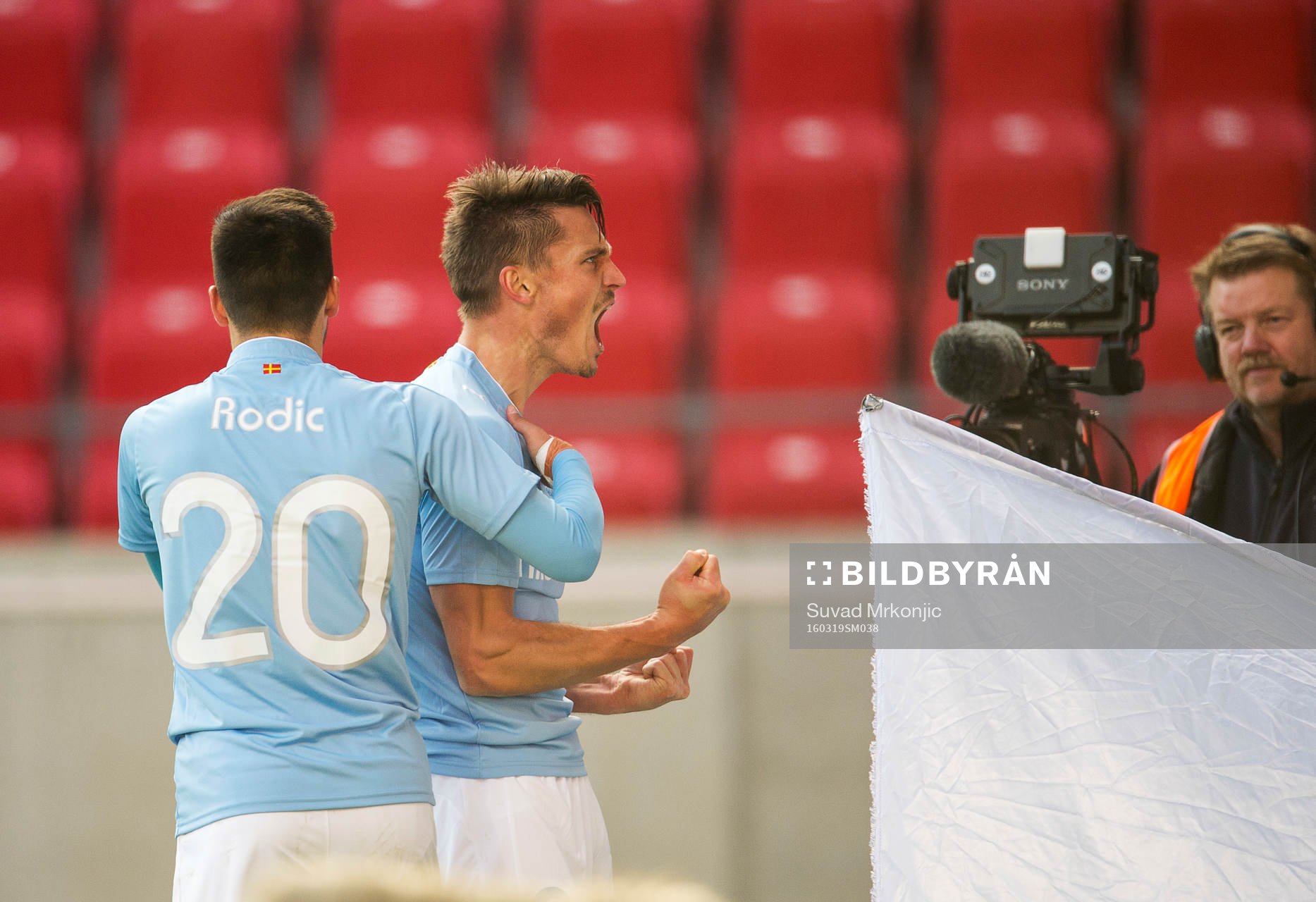 Malmö FFs Vladimir Rodic och Markus Rosenberg  jublar