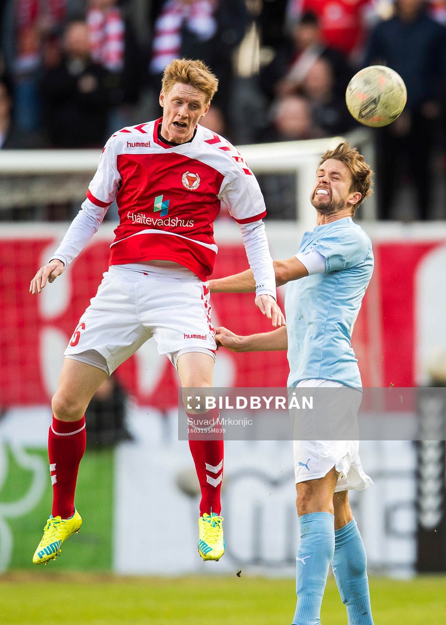 Kalmars Rasmus Elm och Malmö FFs Kári Árnason