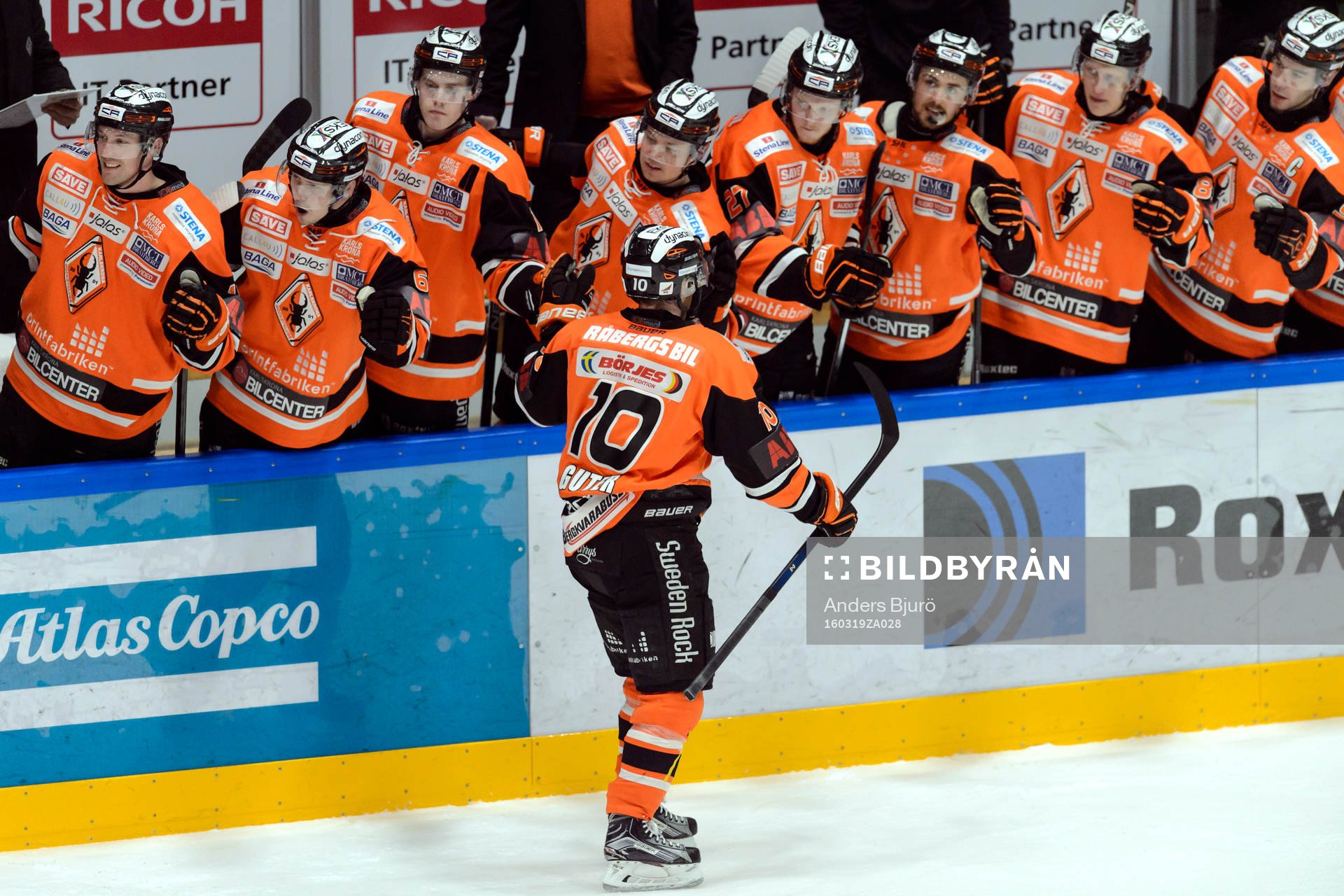 Karlskronas Mattias Guter jublar med båset