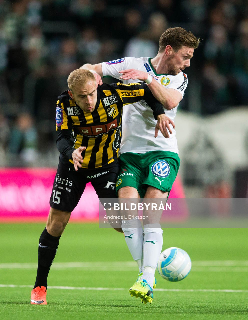 Häckens Kari Arkivuo och Hammarbys Arnor Smarason