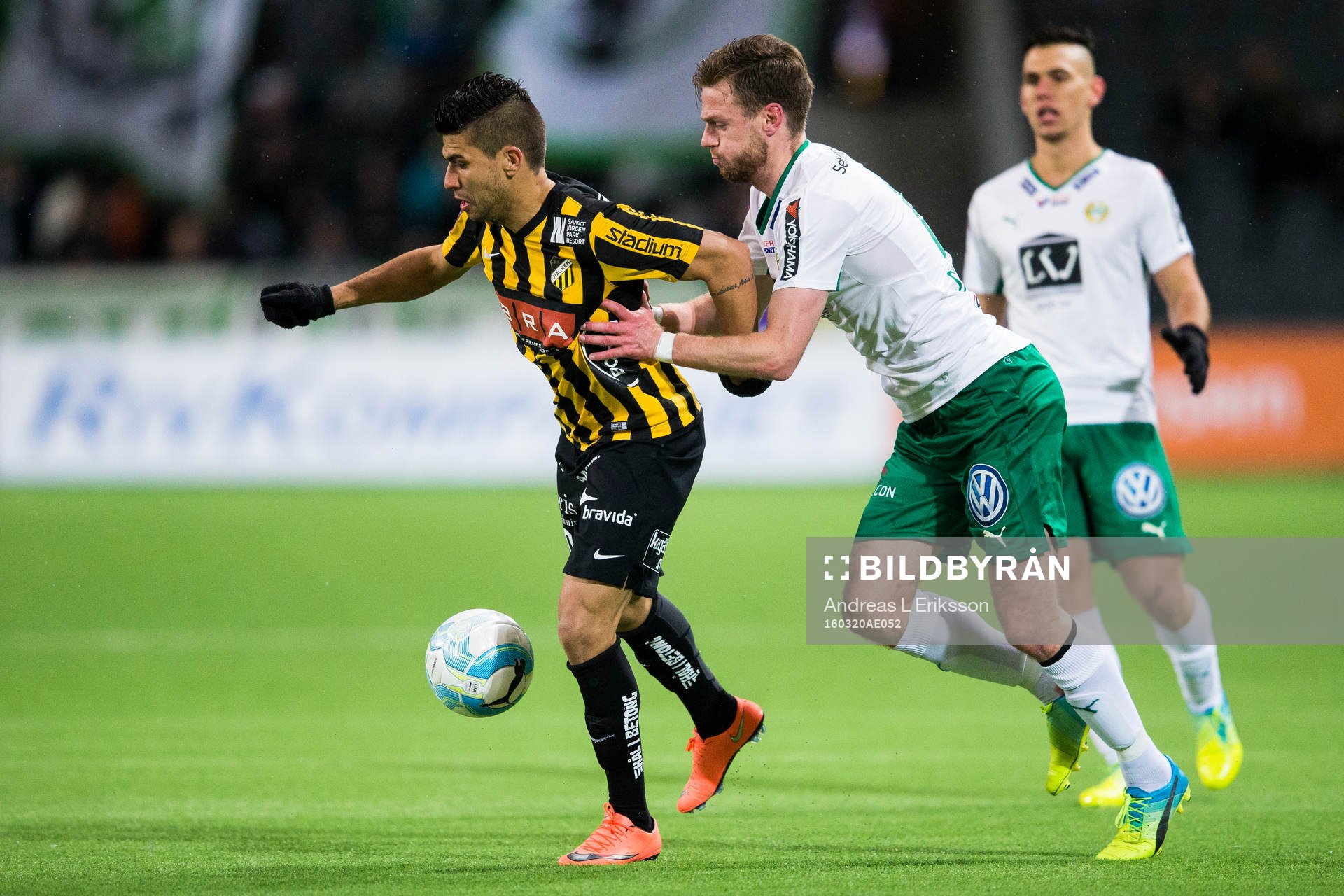 Häckens Paulo de Oliveira och Hammarbys Arnor Smarason