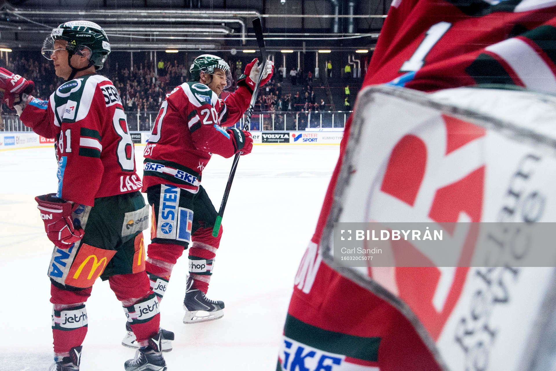 Frölundas Joel Lundqvist  tackar publiken