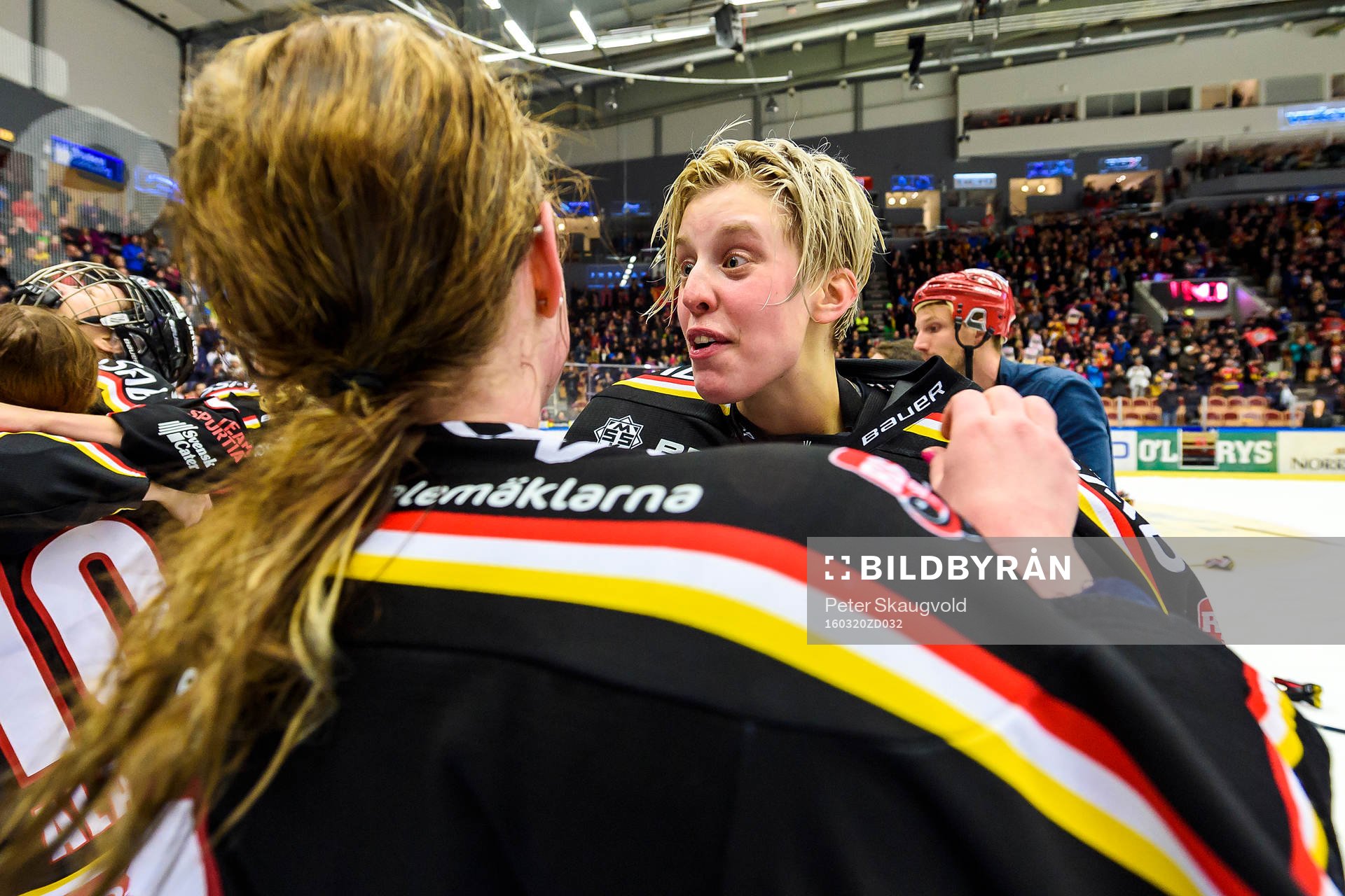 Luleås målvakt Maria Omberg jublar