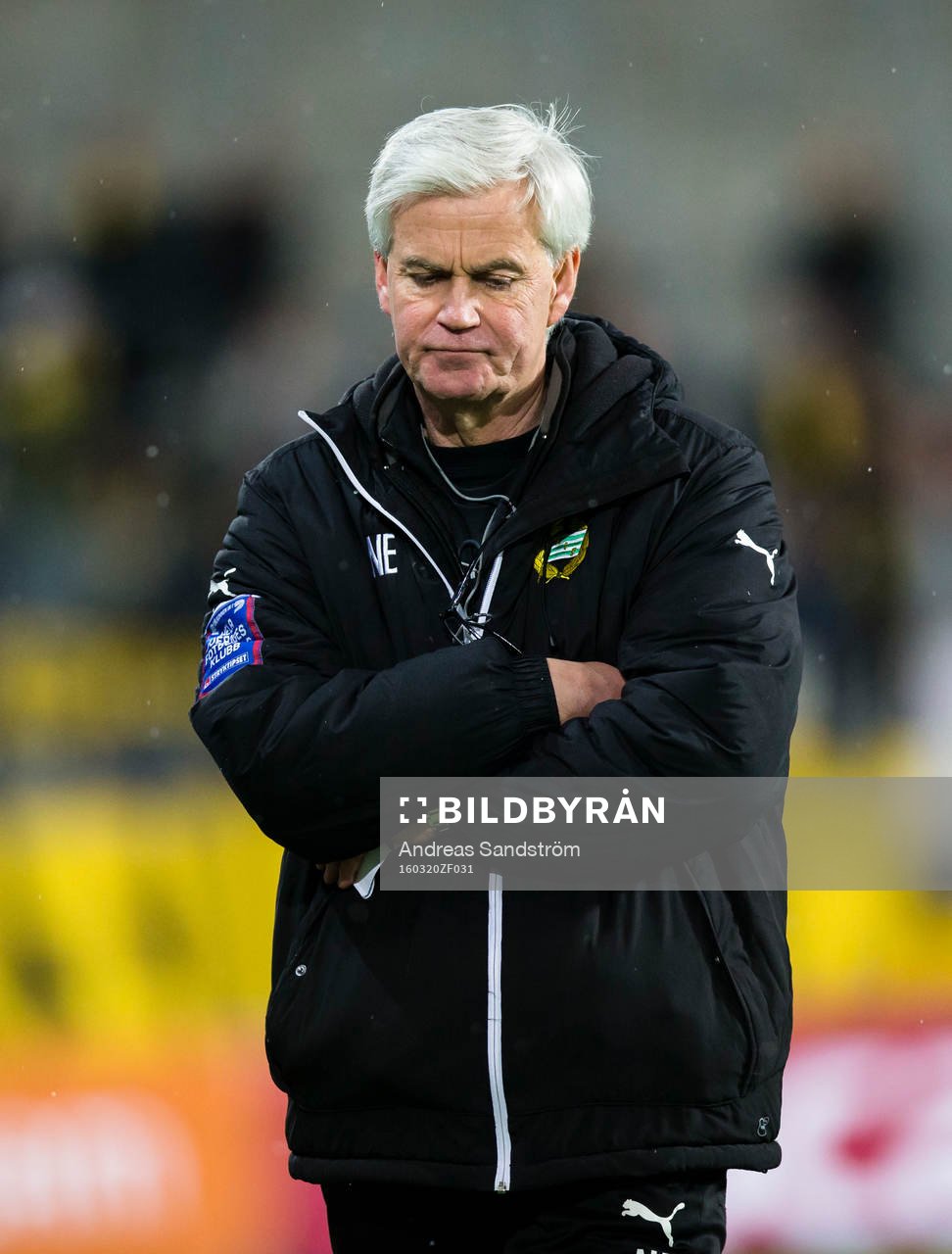 Hammarbys tränare Nanne Bergstrand ser deppig ut