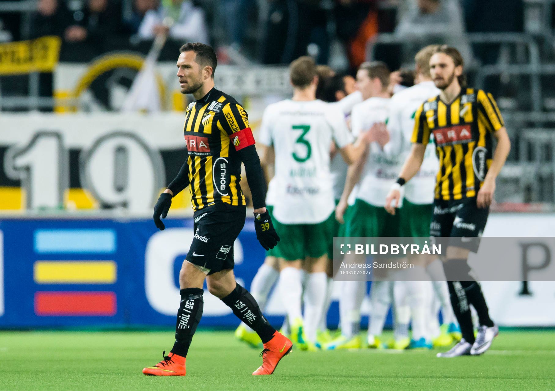 Häckens Martin Ericsson ser deppig ut