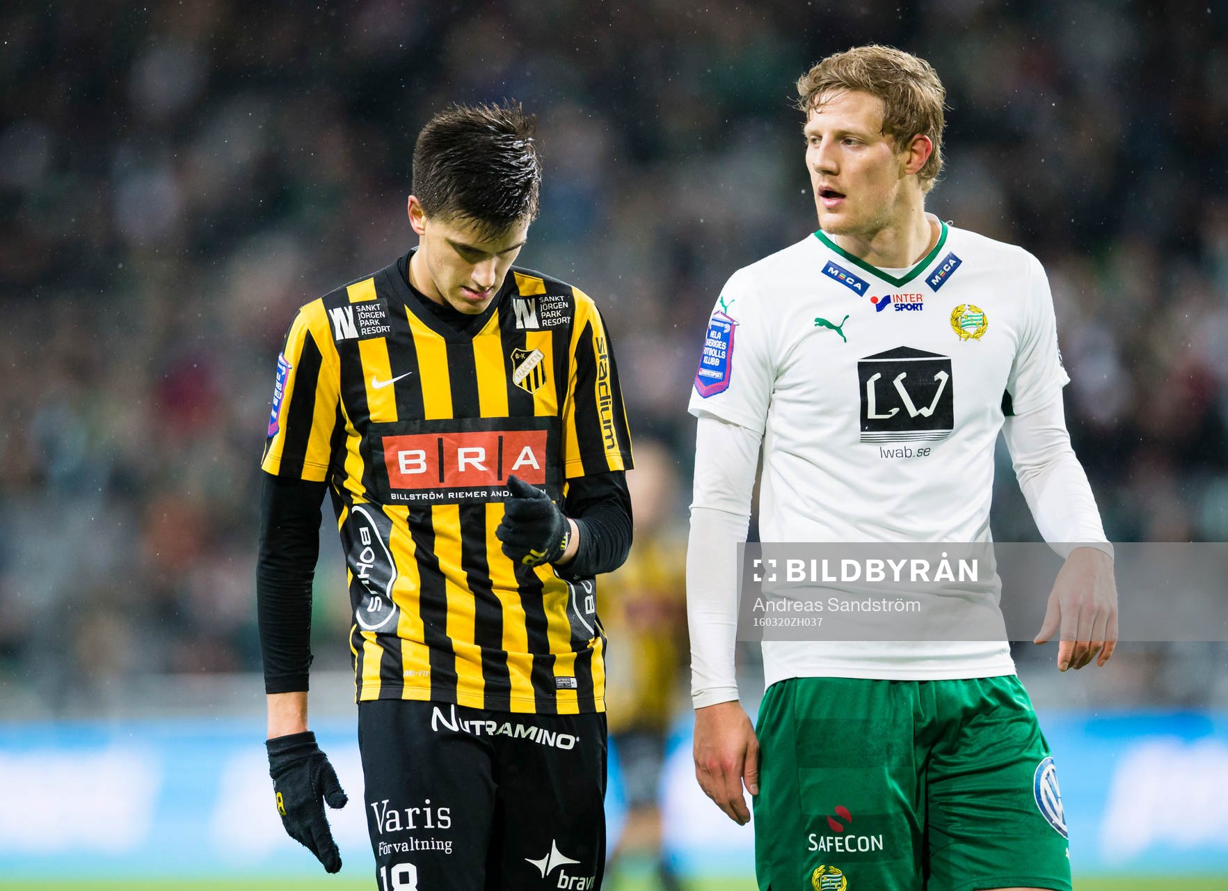 Häckens Alexander Jeremejeff ser deppig ut