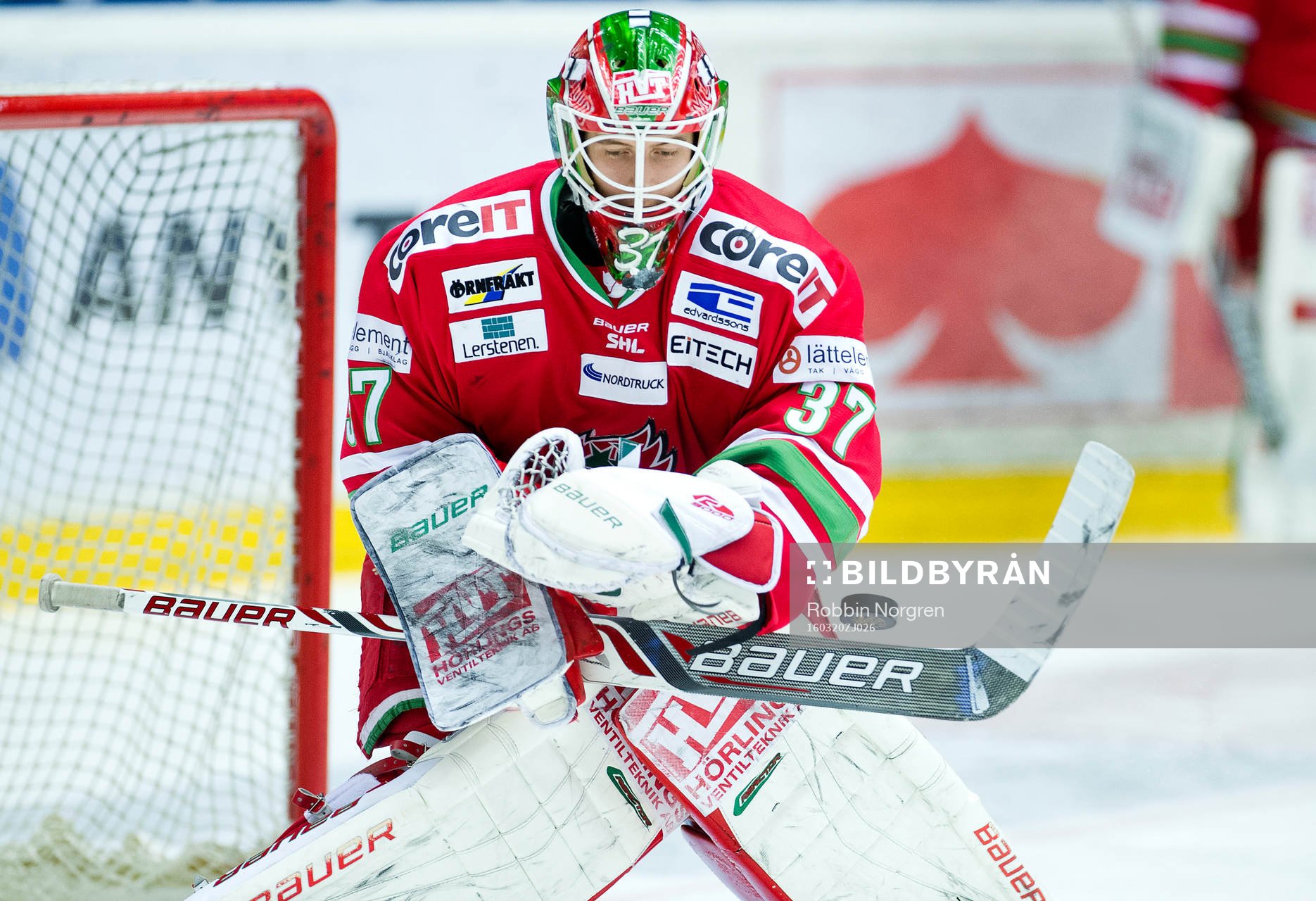 Modos målvakt Adam Reideborn