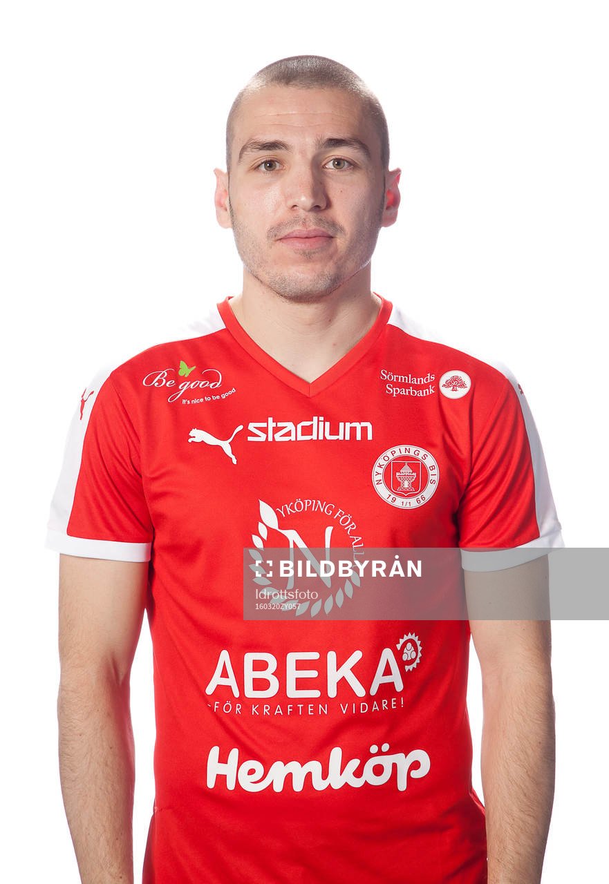 Suad Gruda poserar för ett porträtt den 20 mars 2016 i Nyköping.
