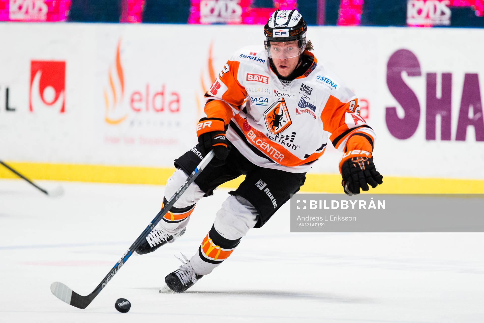 Karlskronas Jesper Olofsson med pucken