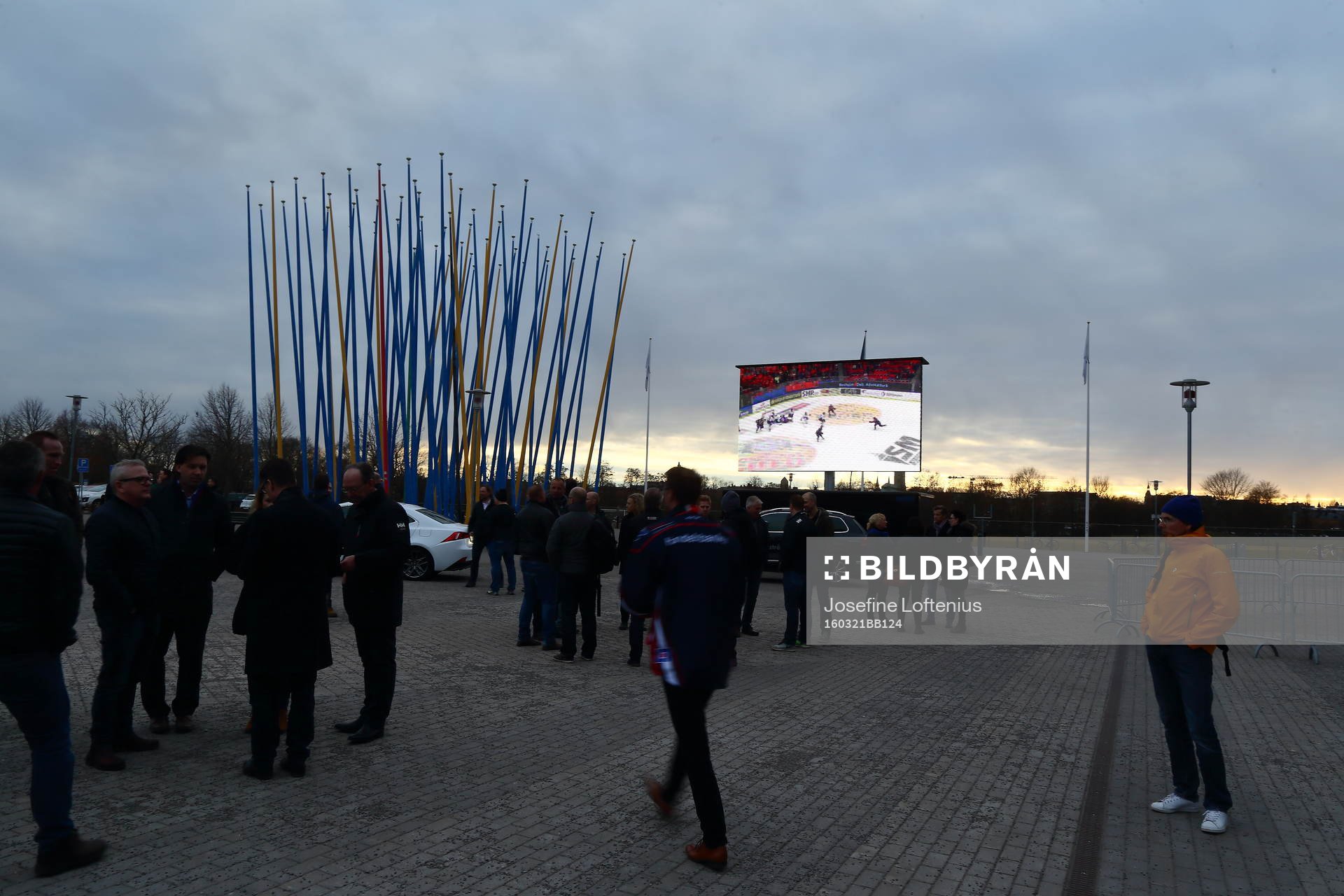 Storbildsskärm utanför SAAB Arena