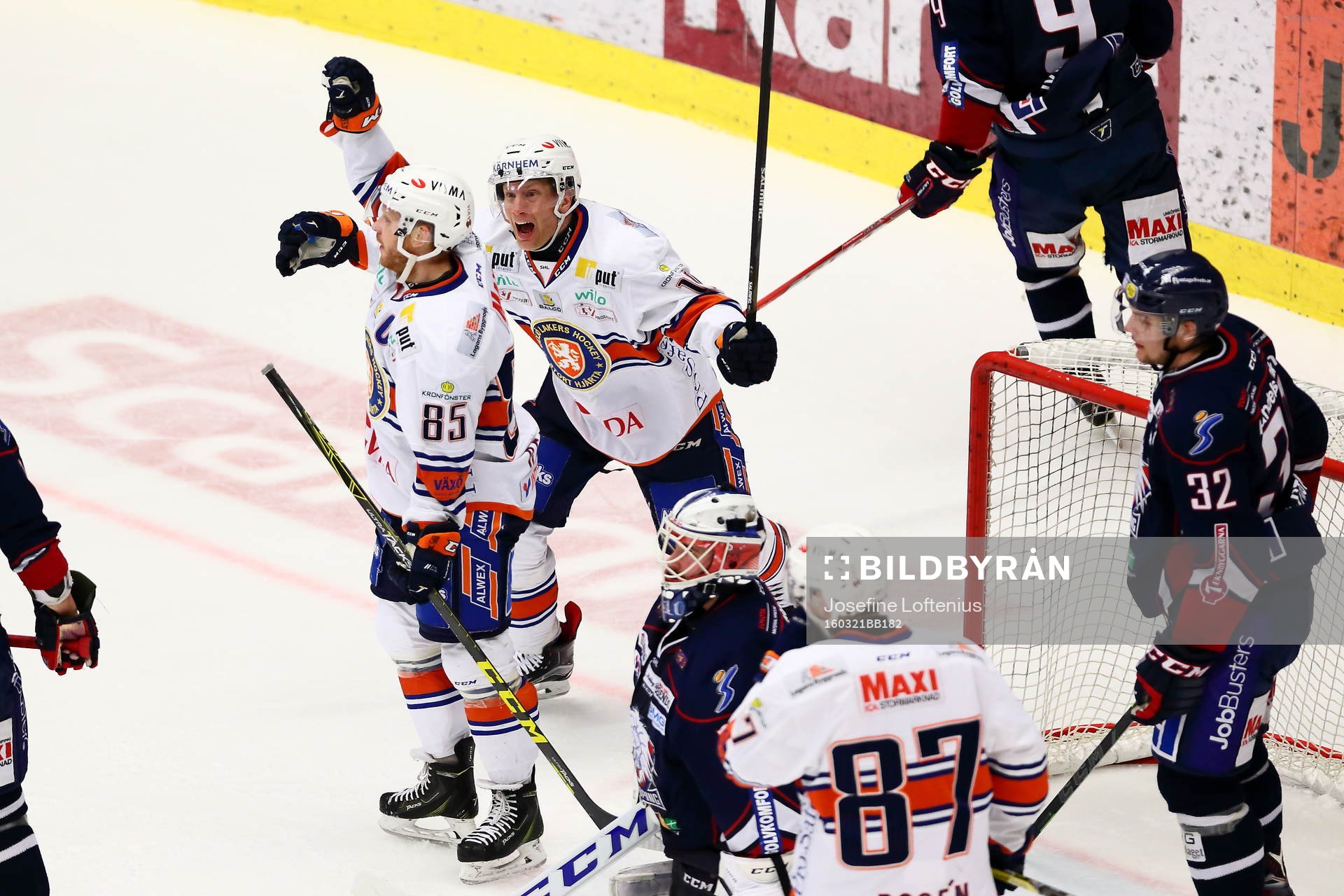 Växjös Liam Reddox har precis gjort mål 0-1 och jublar