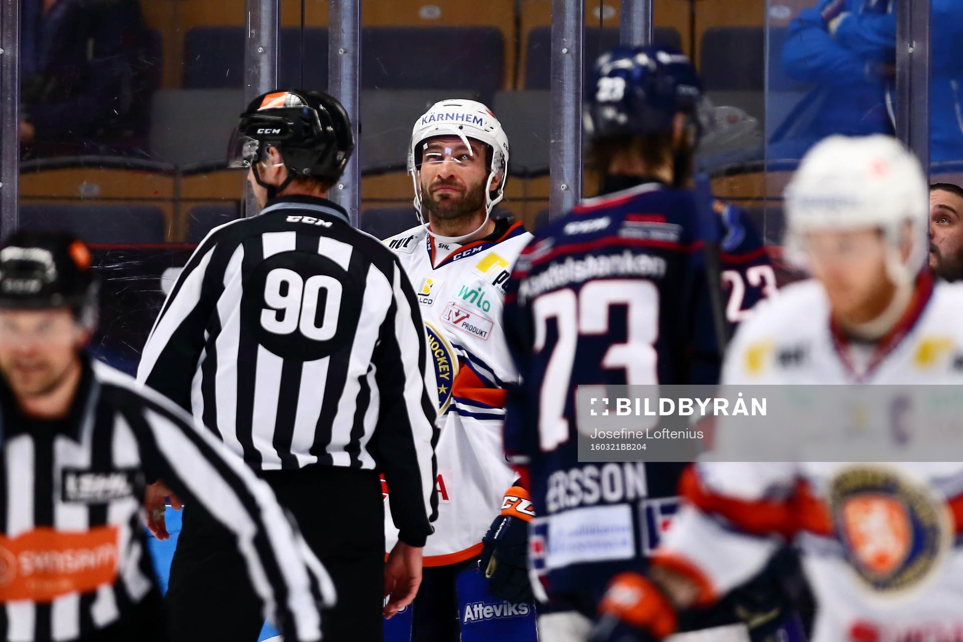 Växjös Josh Hennessy får matchstraff