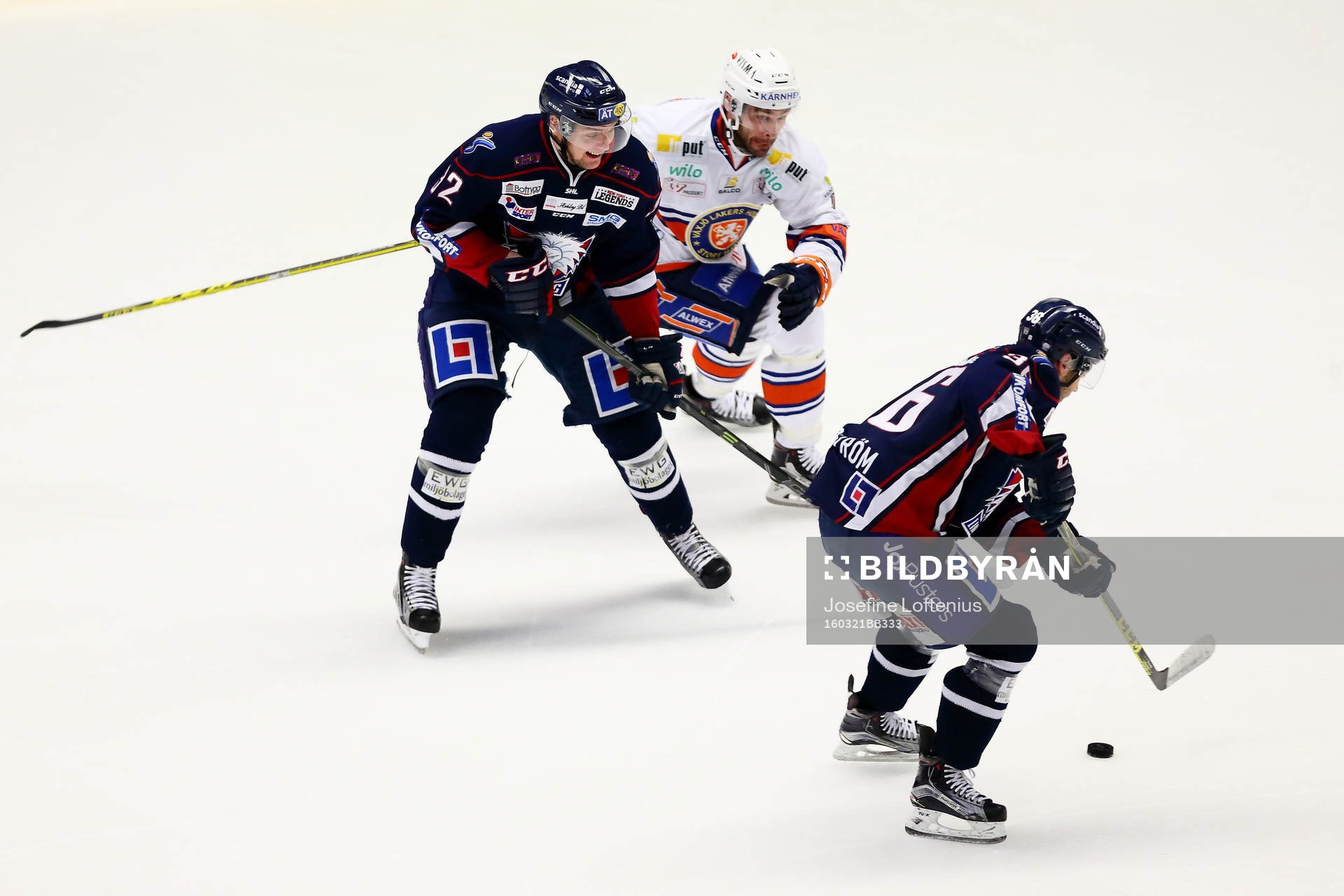 Linköpings Niklas Fogström med pucken