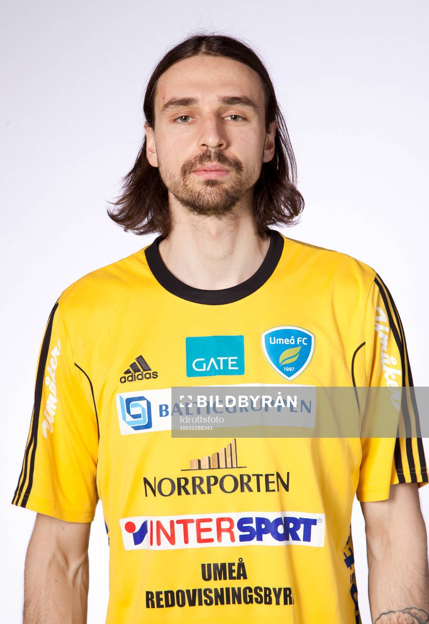 Målvakt Pilip Vaitsiakhovich poserar för ett porträtt den 21 mars 2016 i Umeå.