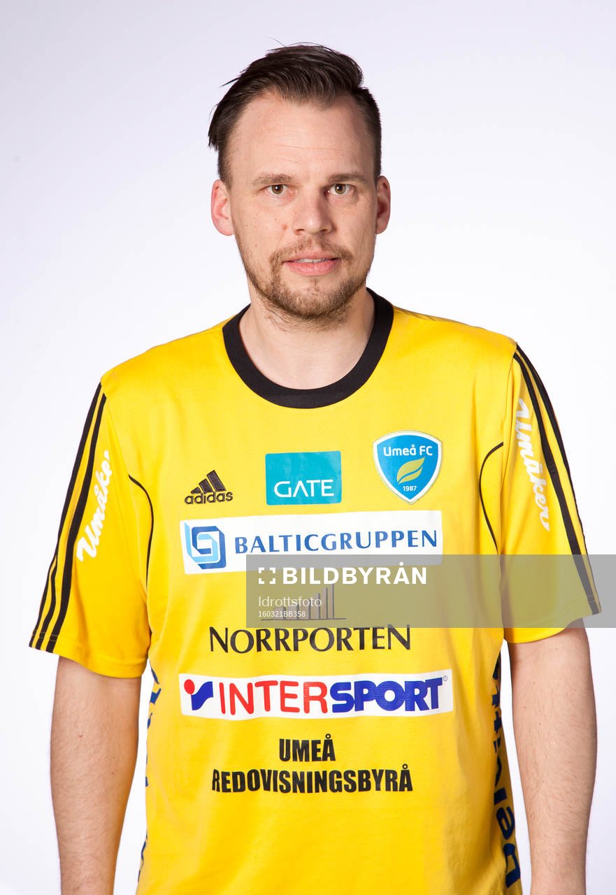 Målvakt Petter Augustsson poserar för ett porträtt den 21 mars 2016 i Umeå.
