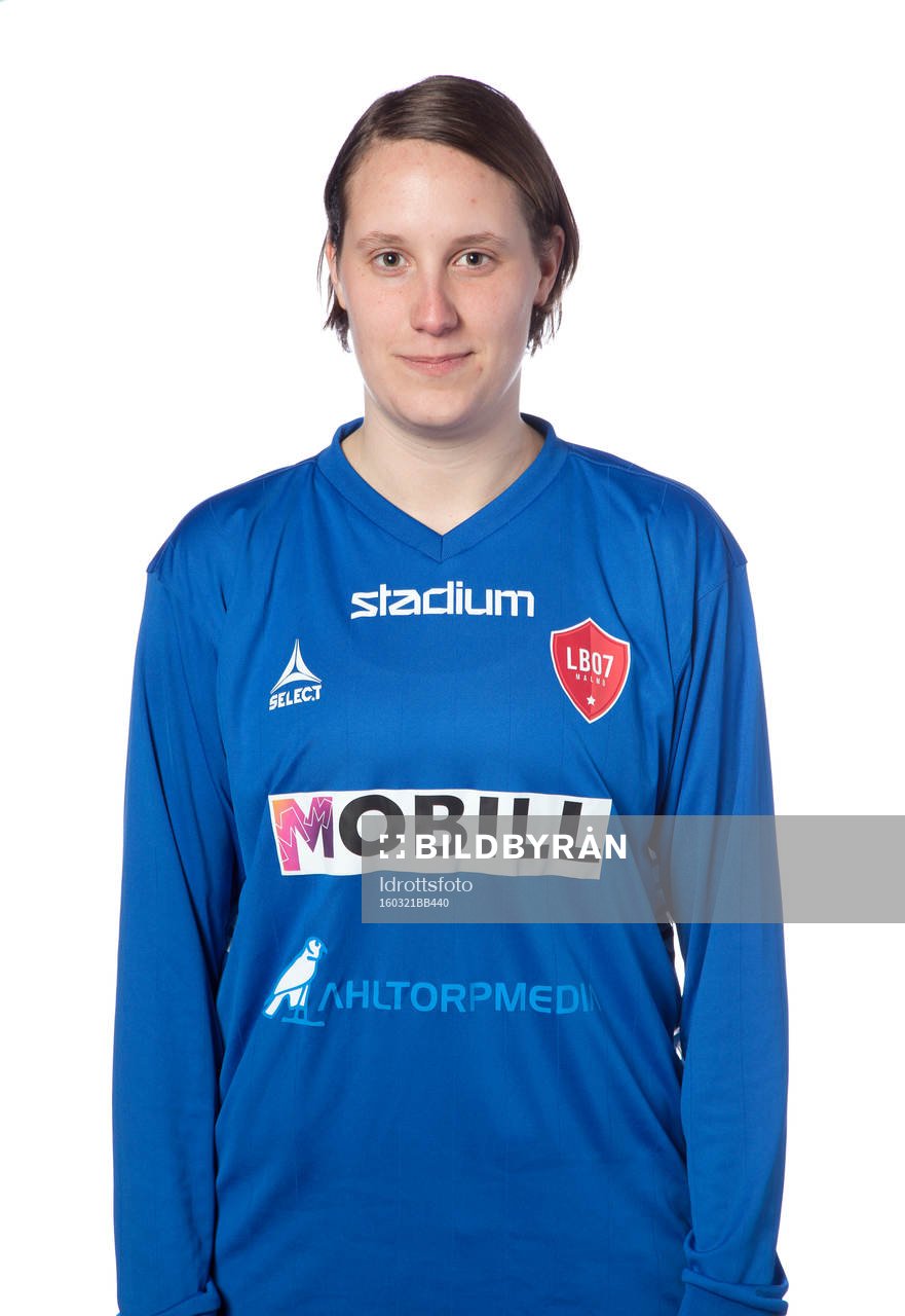 Målvakt Emma Lind poserar för ett porträtt den 21 mars 2016 i Malmö.
