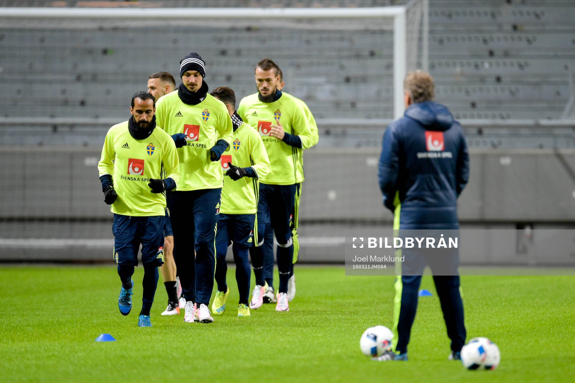 Sveriges Erkan Zengin,  Zlatan Ibrahimovic och Emir Kujovic