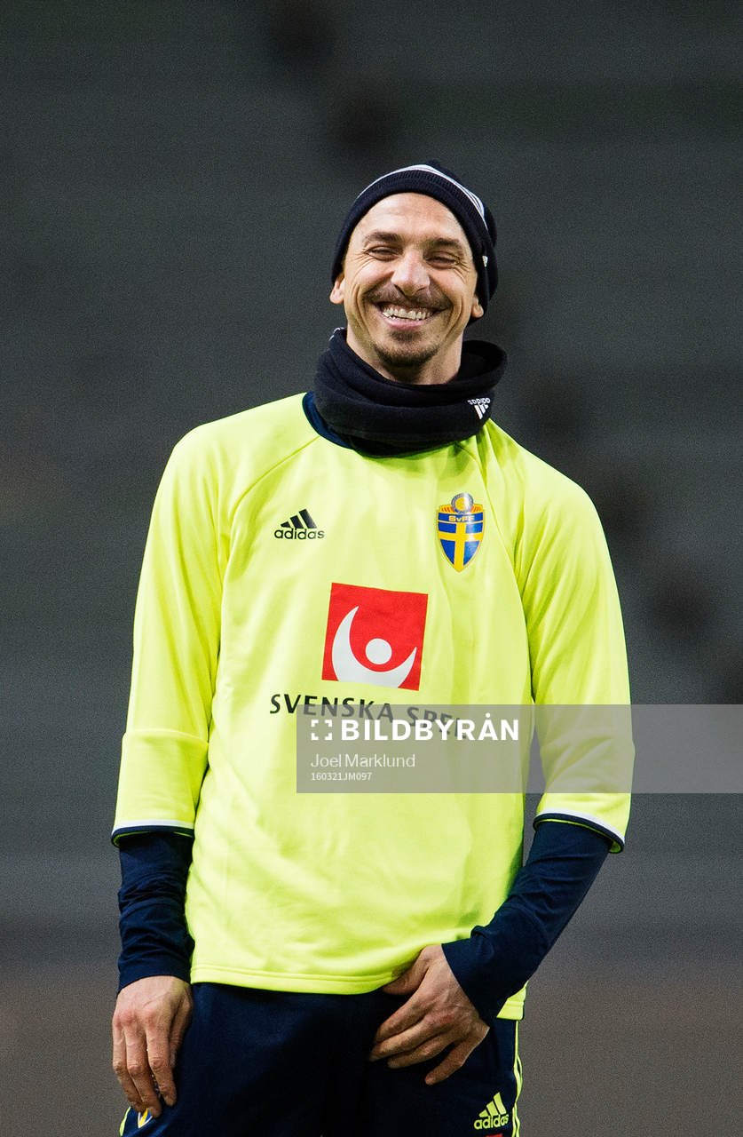Zlatan Ibrahimovic skrattar