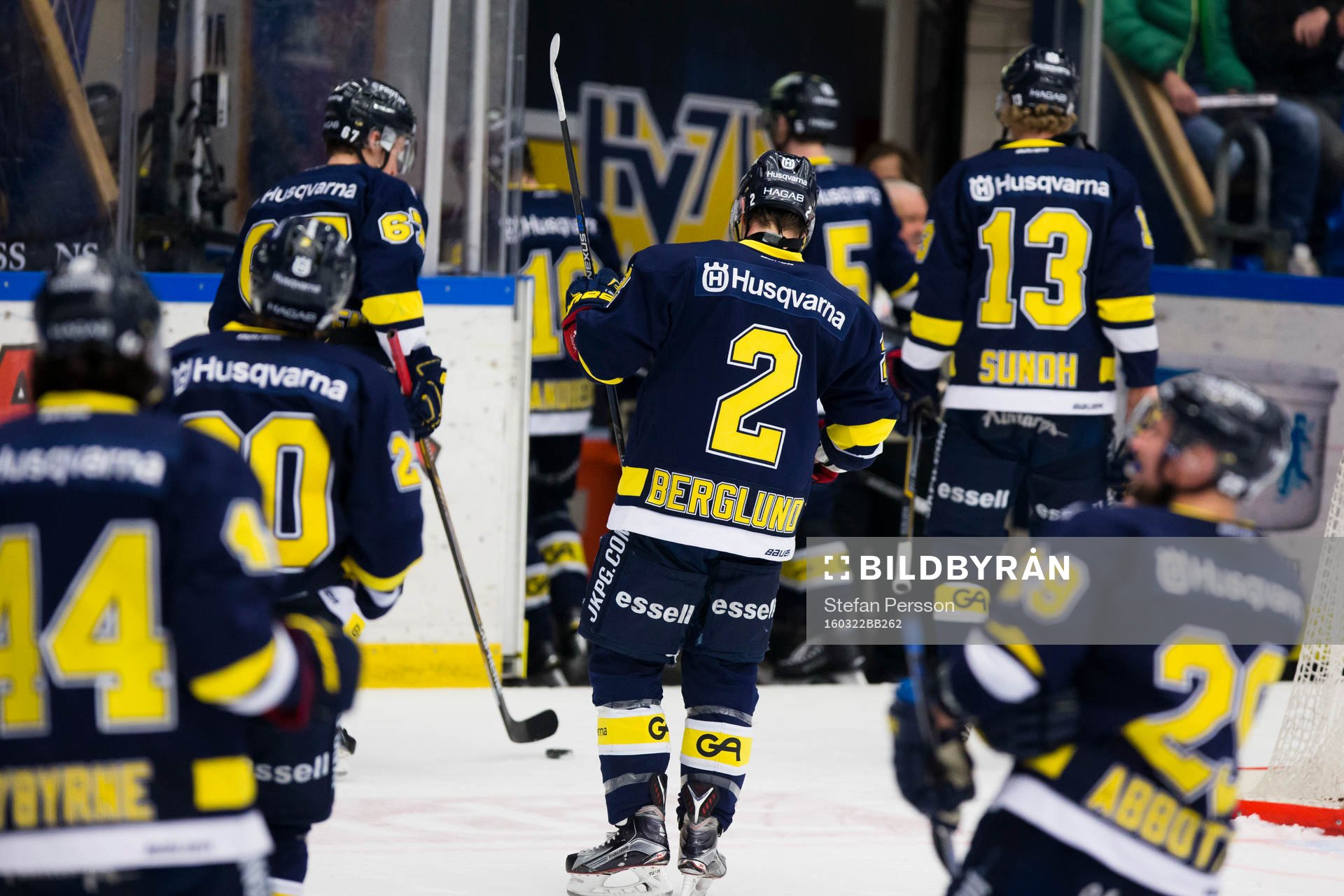 s Kristofer Berglund lämnar isen