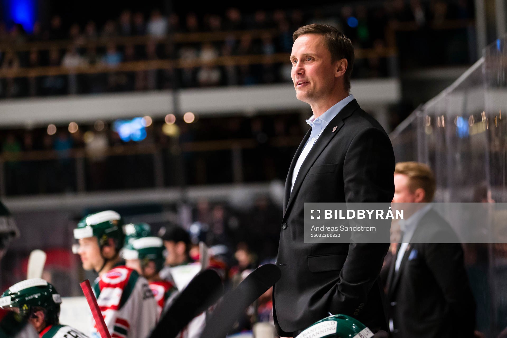 Frölundas tränare Roger Rönnberg ser glad ut