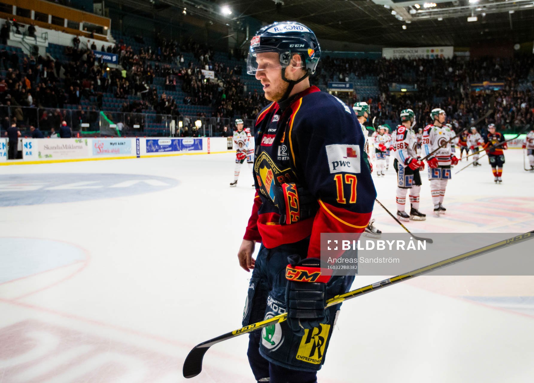 Djurgårdens Henrik Eriksson ser deppig ut