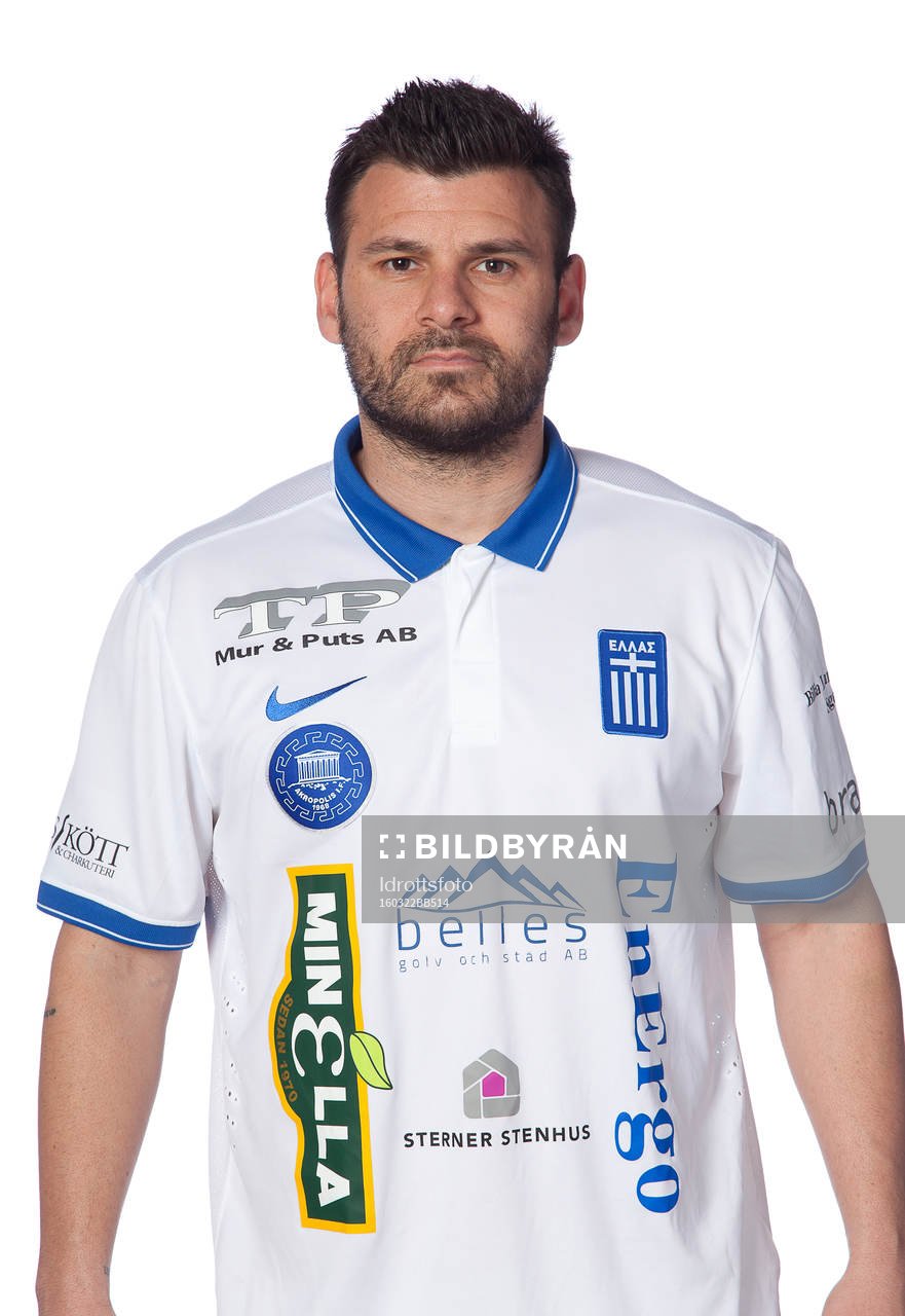 Dimitrios Sialmas poserar för ett porträtt den 22 mars 2016 i Stockholm.