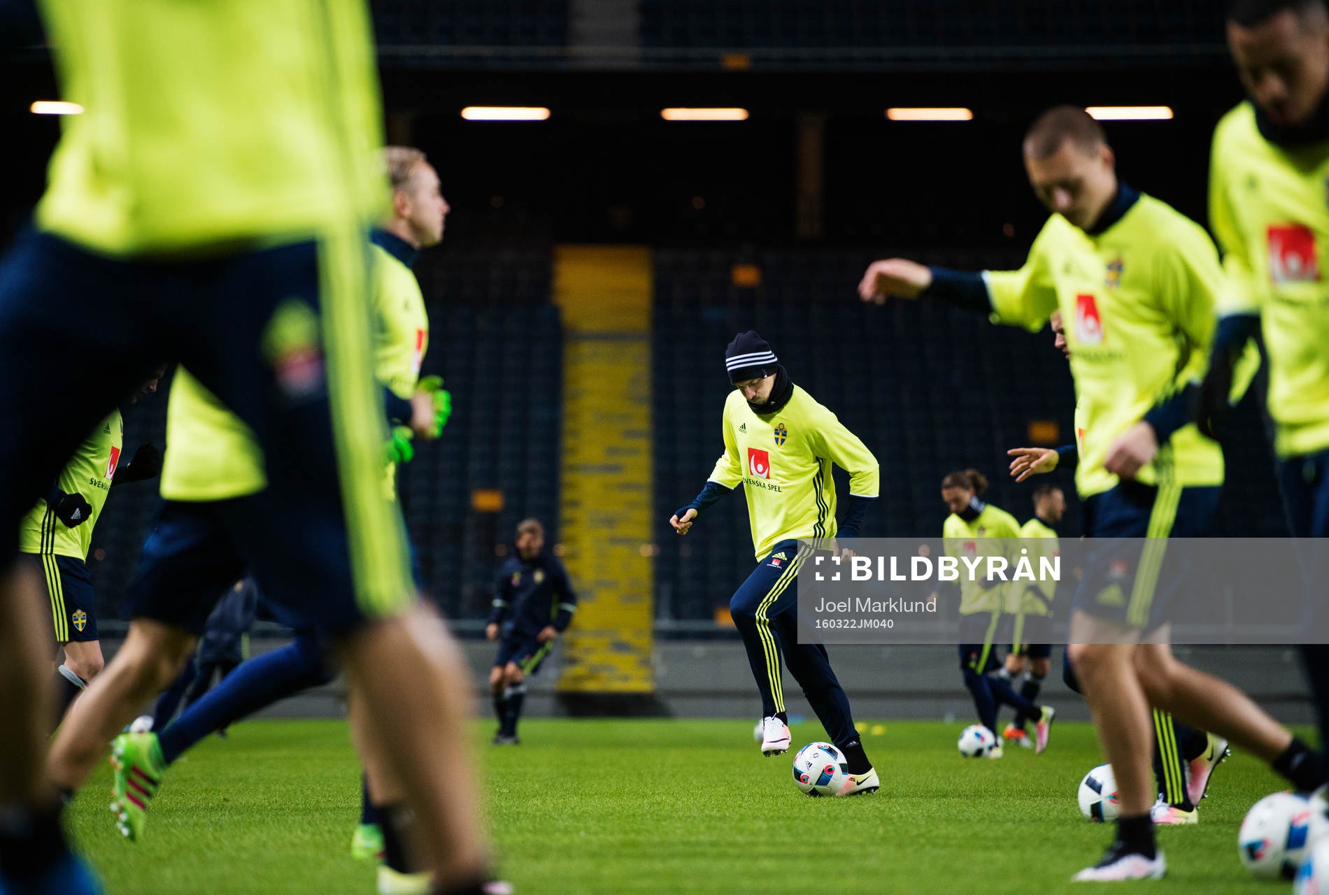 Zlatan Ibrahimovic dribblar