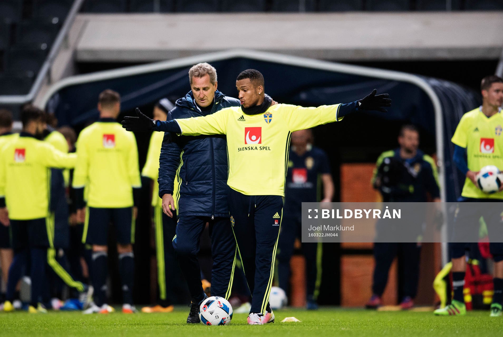 Förbundskapten Erik Hamrén och Martin Olsson