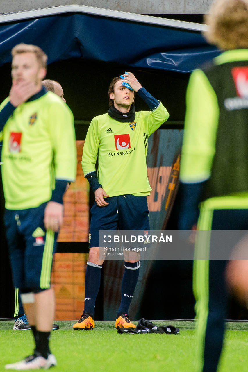 Albin Ekdal har ont