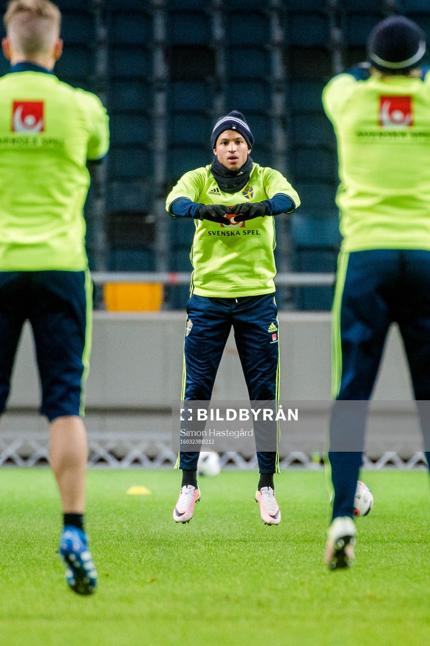 Martin Olsson värmer upp
