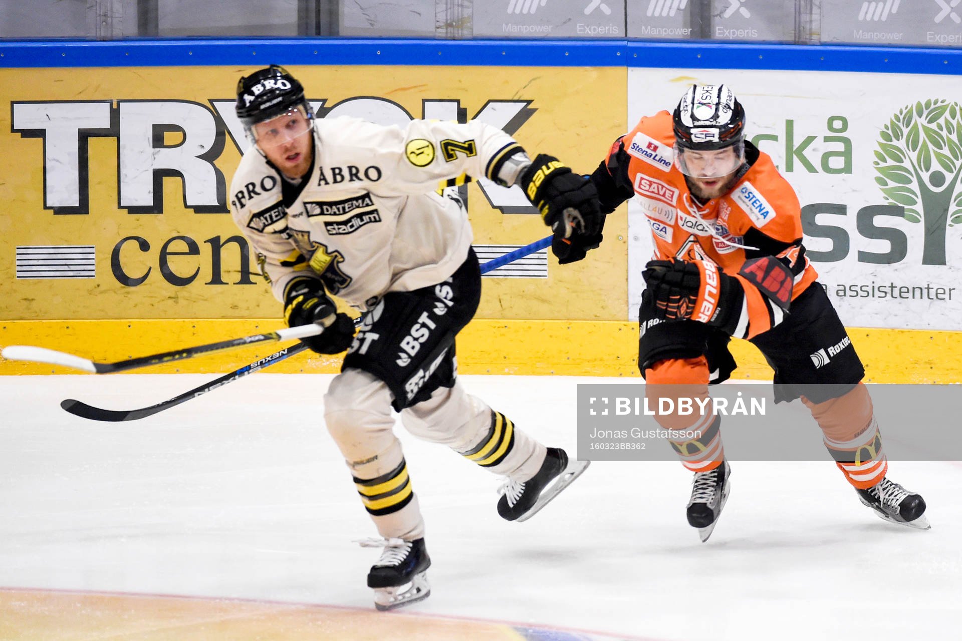 s Tobias Ericsson och Karlskronas Jimmy Andersson