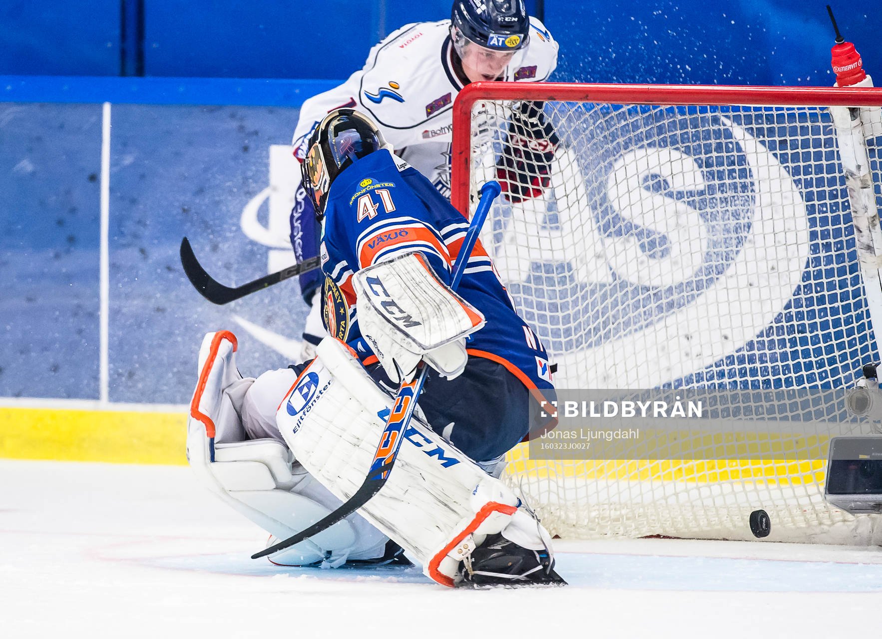 Linköpings Henrik Törnqvist gör mål 1-1 bakom Växjös