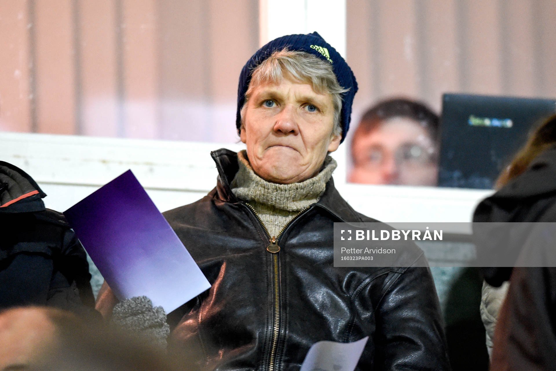 Sveriges förbundskapten Pia Sundhage på läktaren