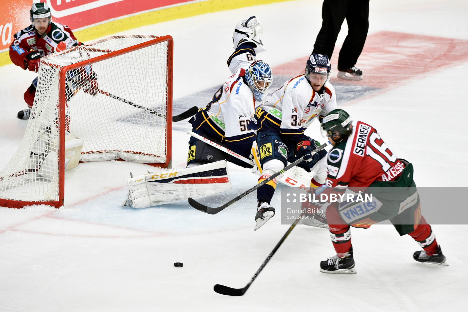 Frölundas Anton Axelsson missar öppet läge