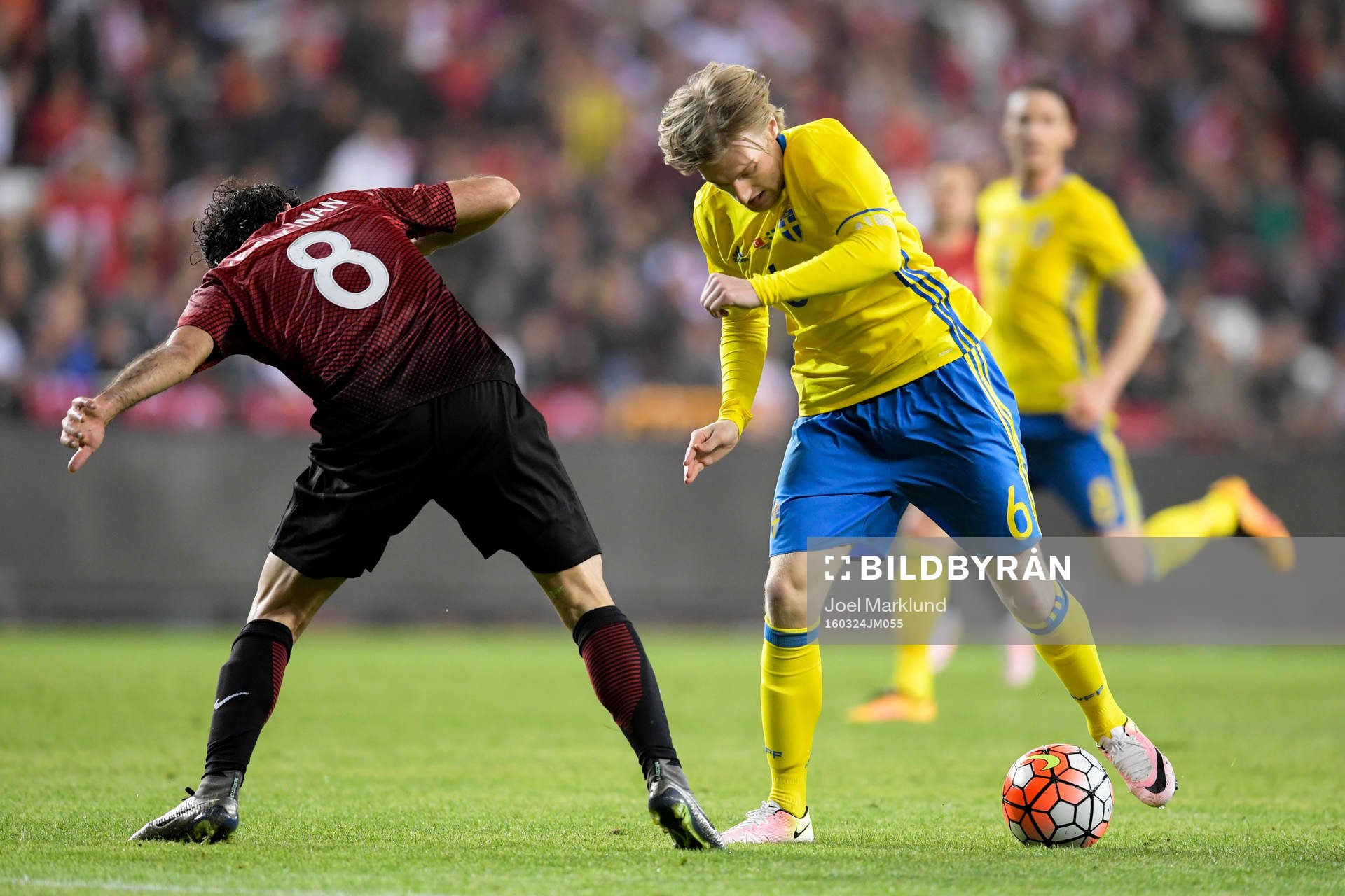Turkiets Selcuk Inan och Sveriges Emil Forsberg