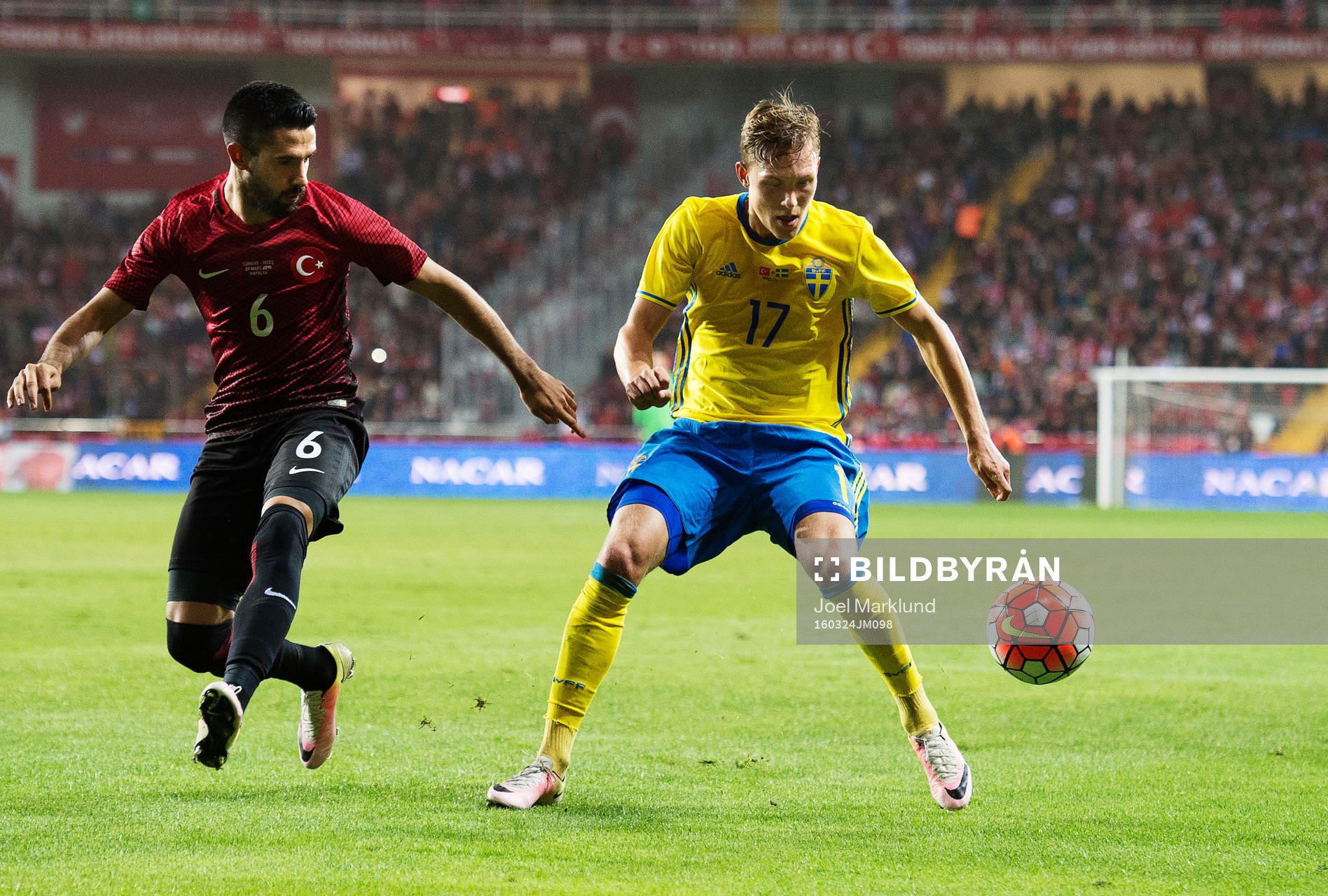 Turkiets Alper Potuk och Sveriges Ludwig Augustinsson