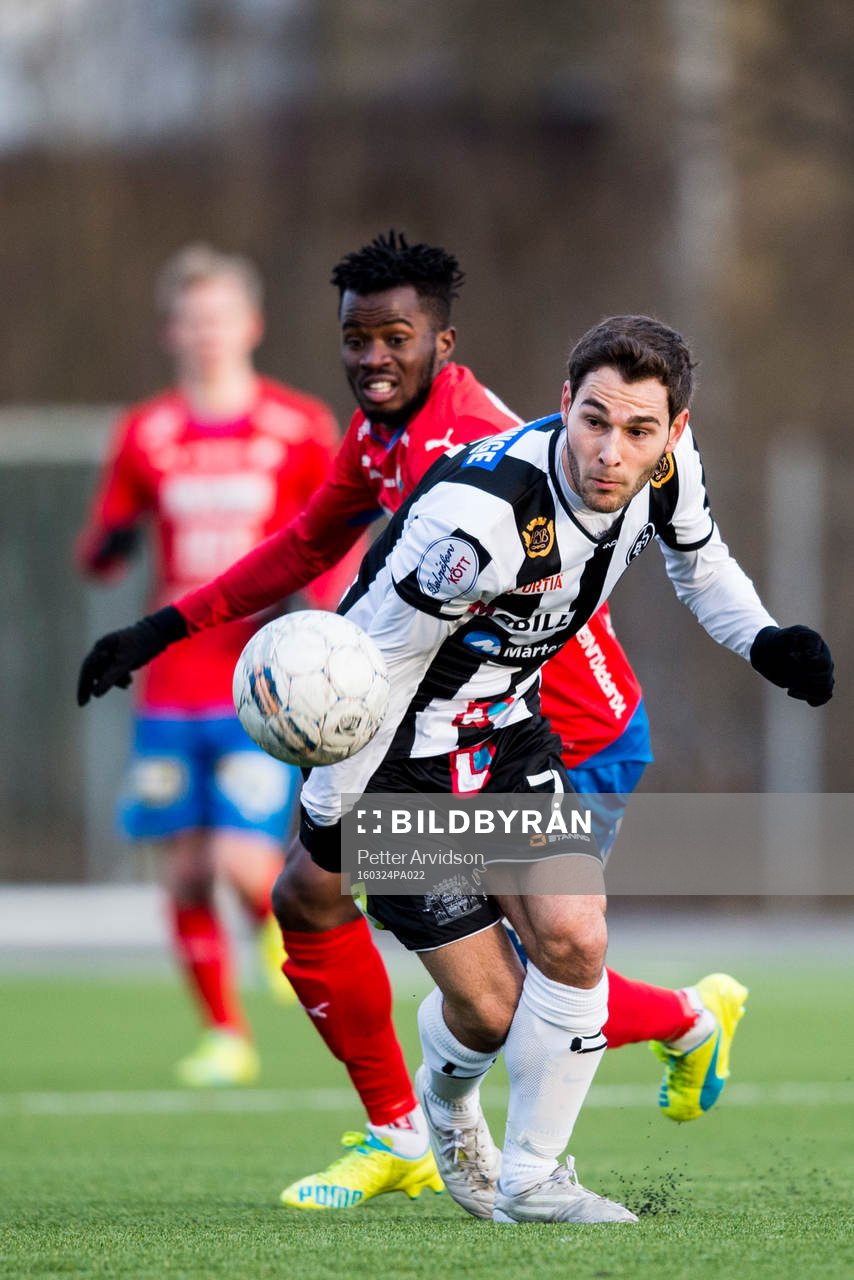 Landskronas Alexander Tkacz och Östers Richard Donkor
