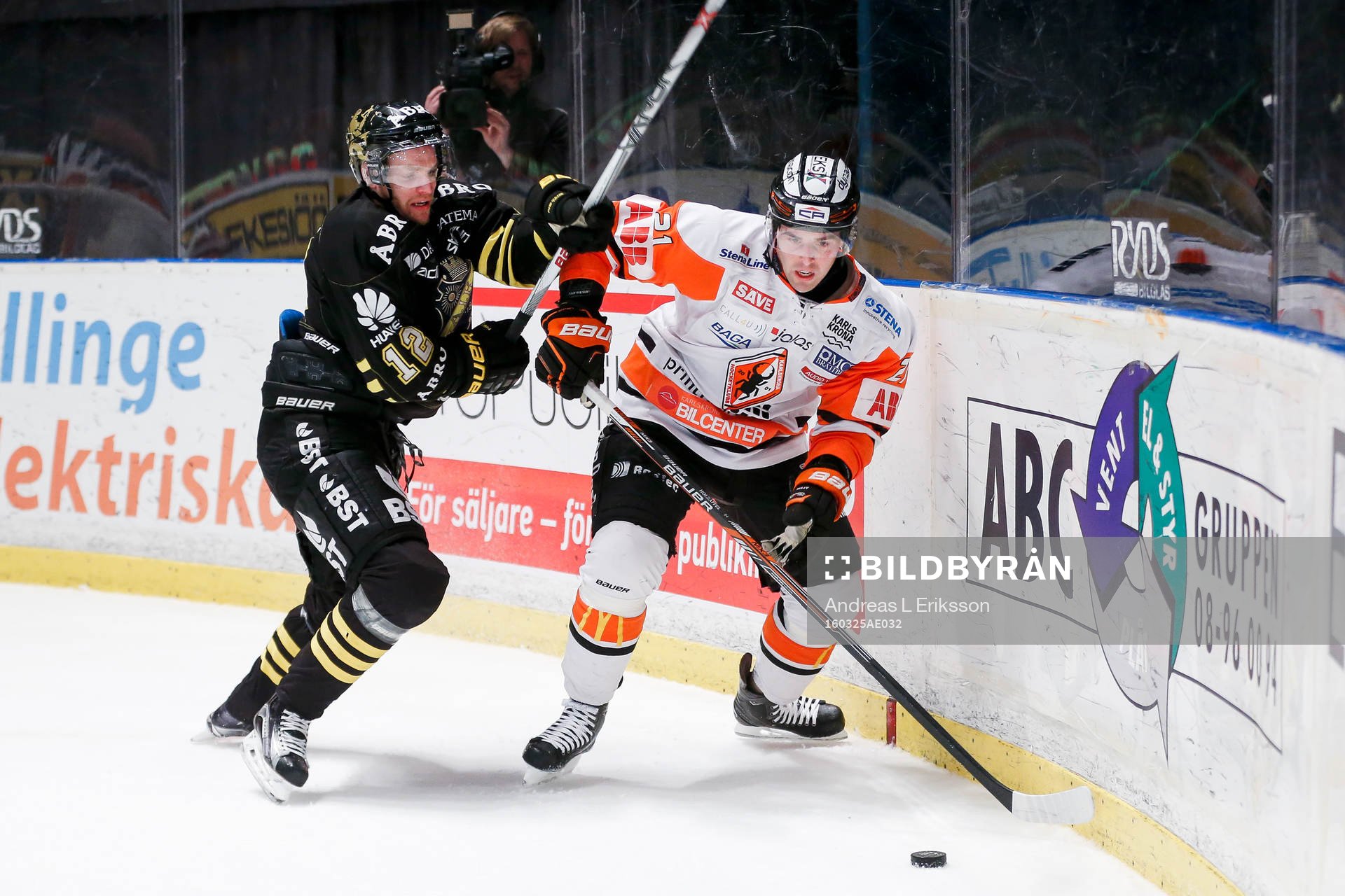 s Fredrik Hynning och Karlskronas Riley Holzapfel