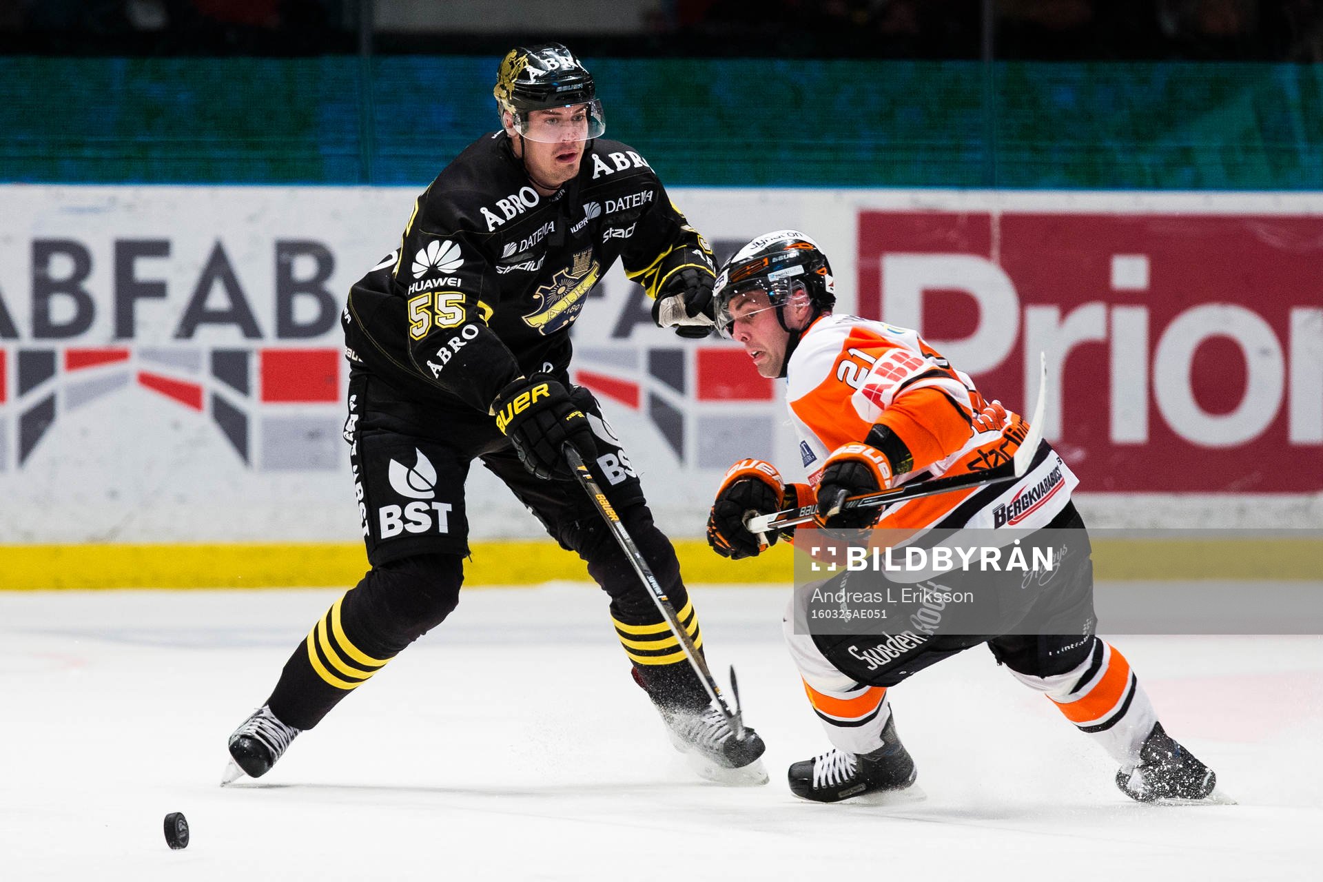 s Simon Fredriksson och Karlskronas Riley Holzapfel
