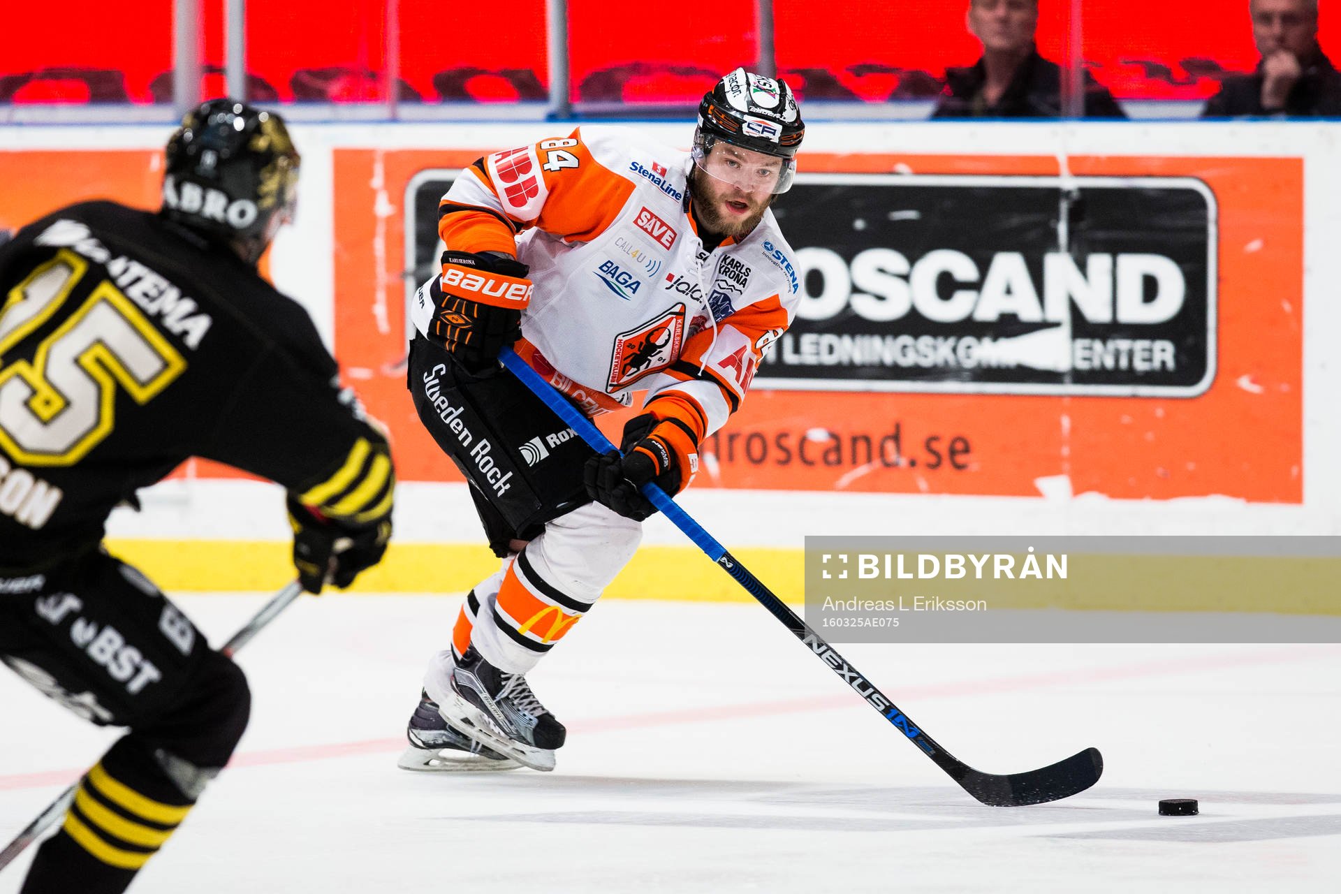 Karlskronas Jimmy Andersson med pucken