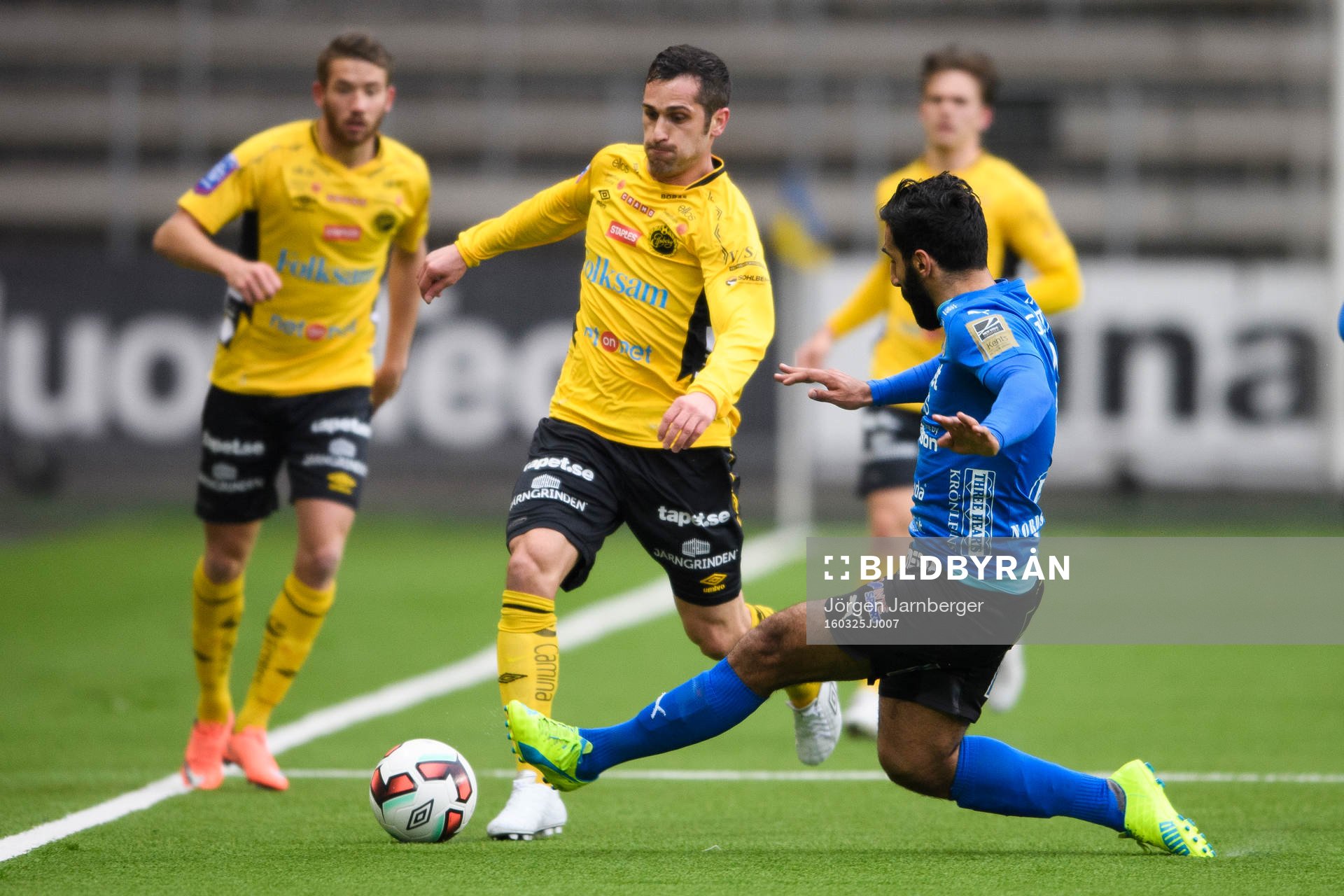 Elfsborgs Emir Bajrami och Halmstads Junes Barny