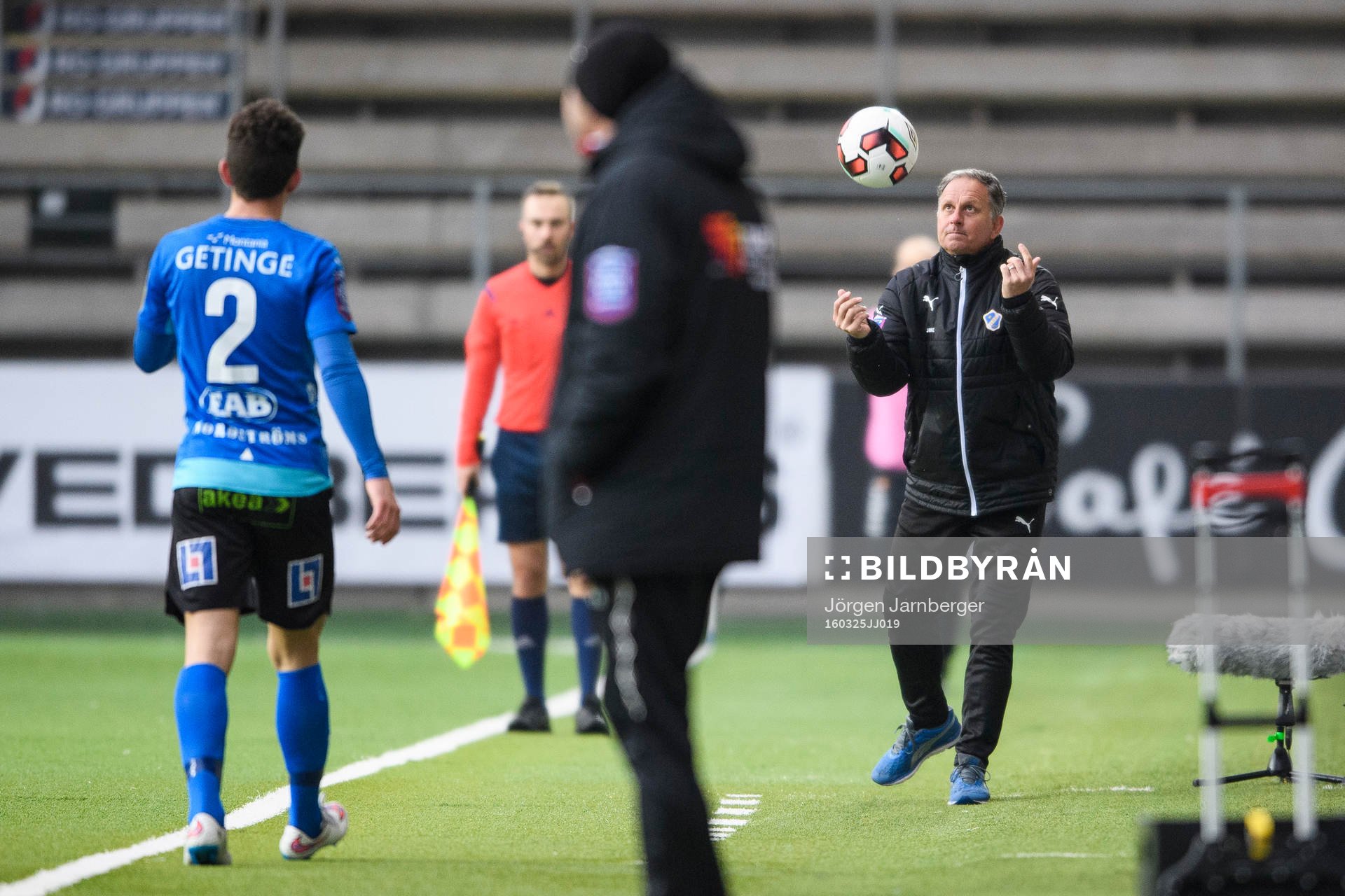 Halmstads tränare Jan Jönsson har koll på bollen